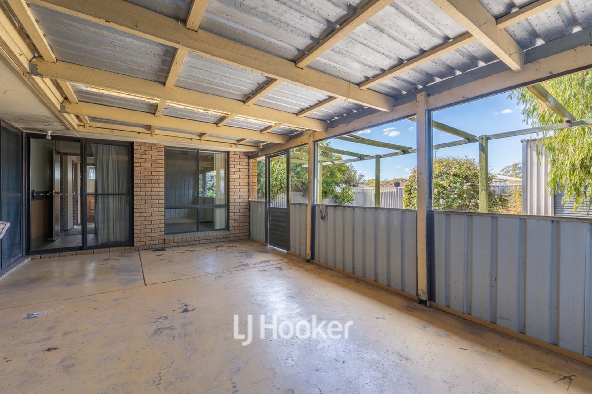 11 Young Close, Carey Park