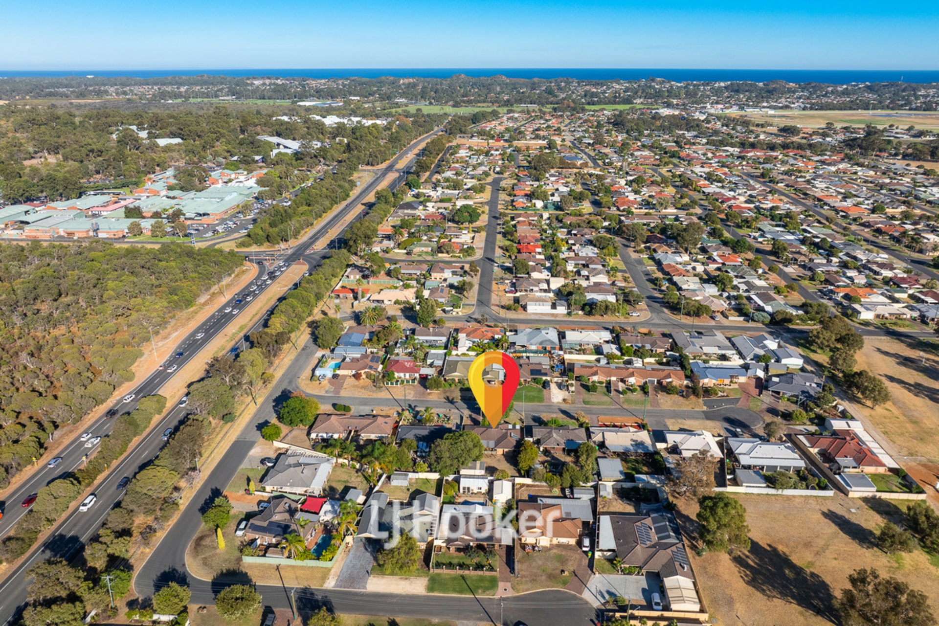 11 Young Close, Carey Park