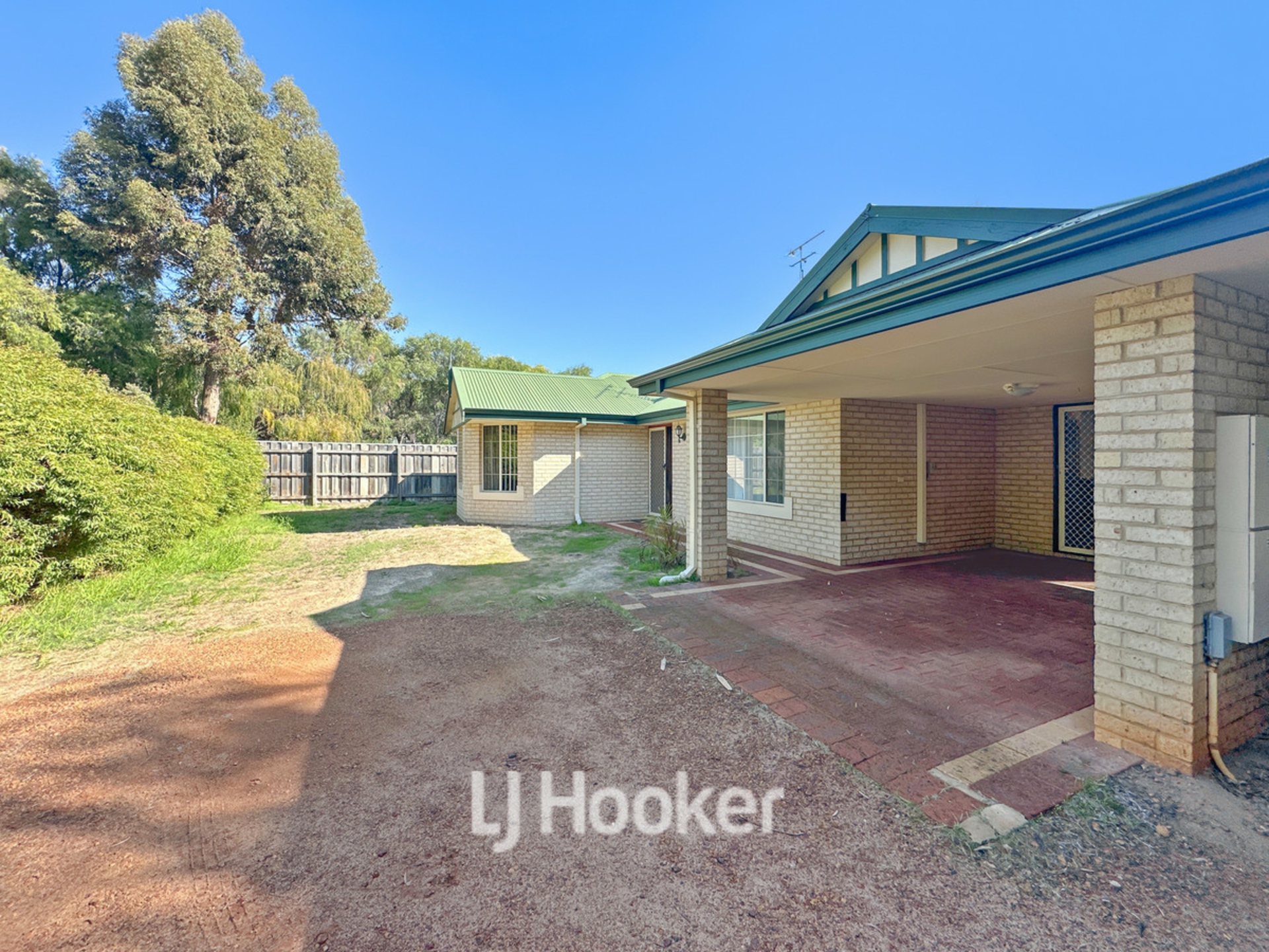 4 Country Road, BOVELL