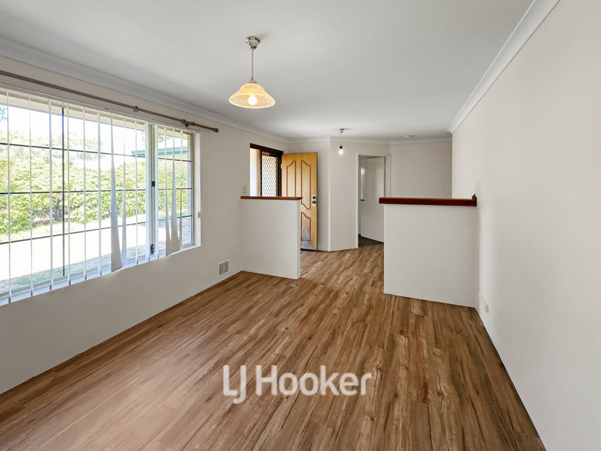 4 Country Road, BOVELL