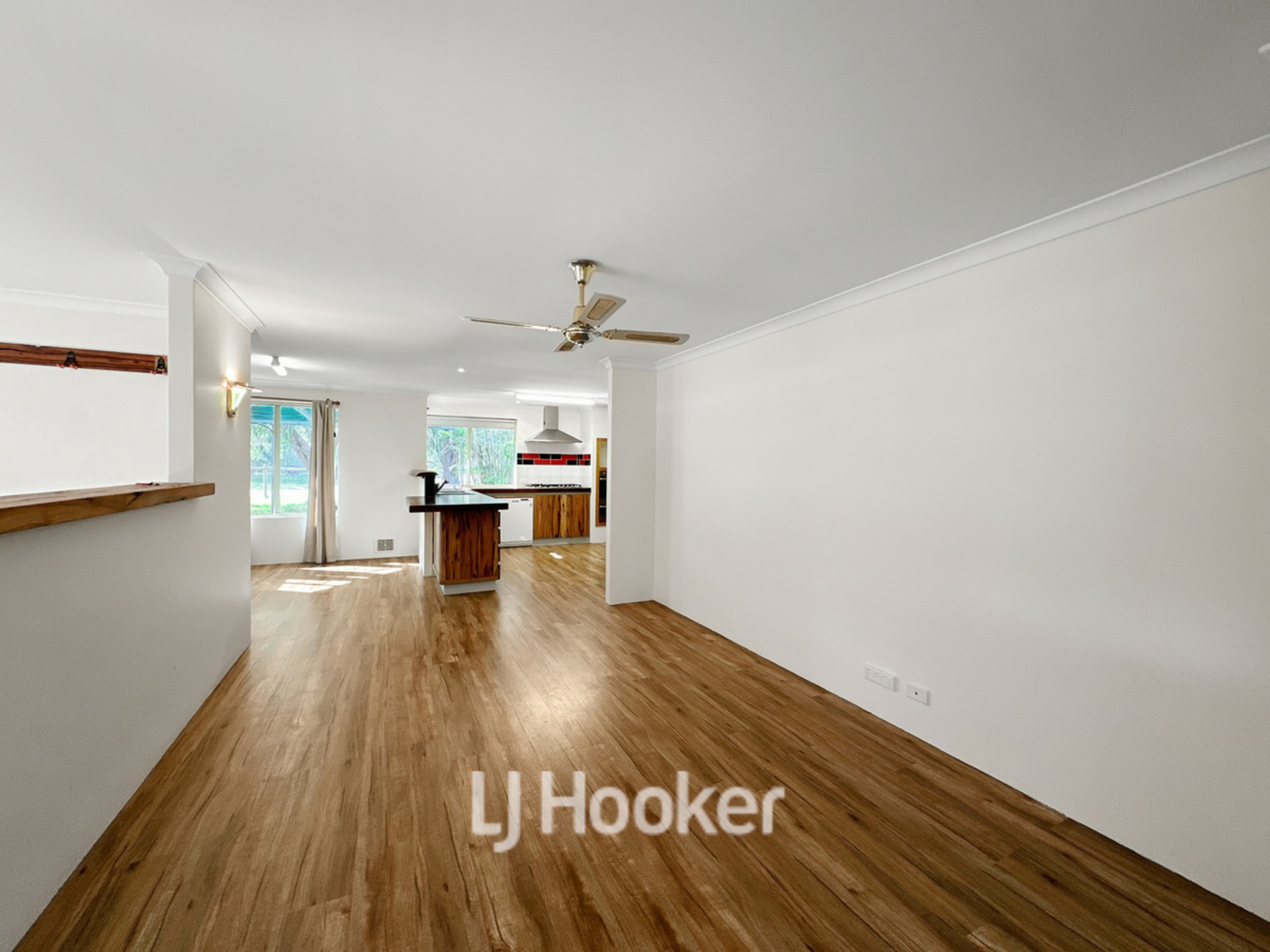 4 Country Road, BOVELL