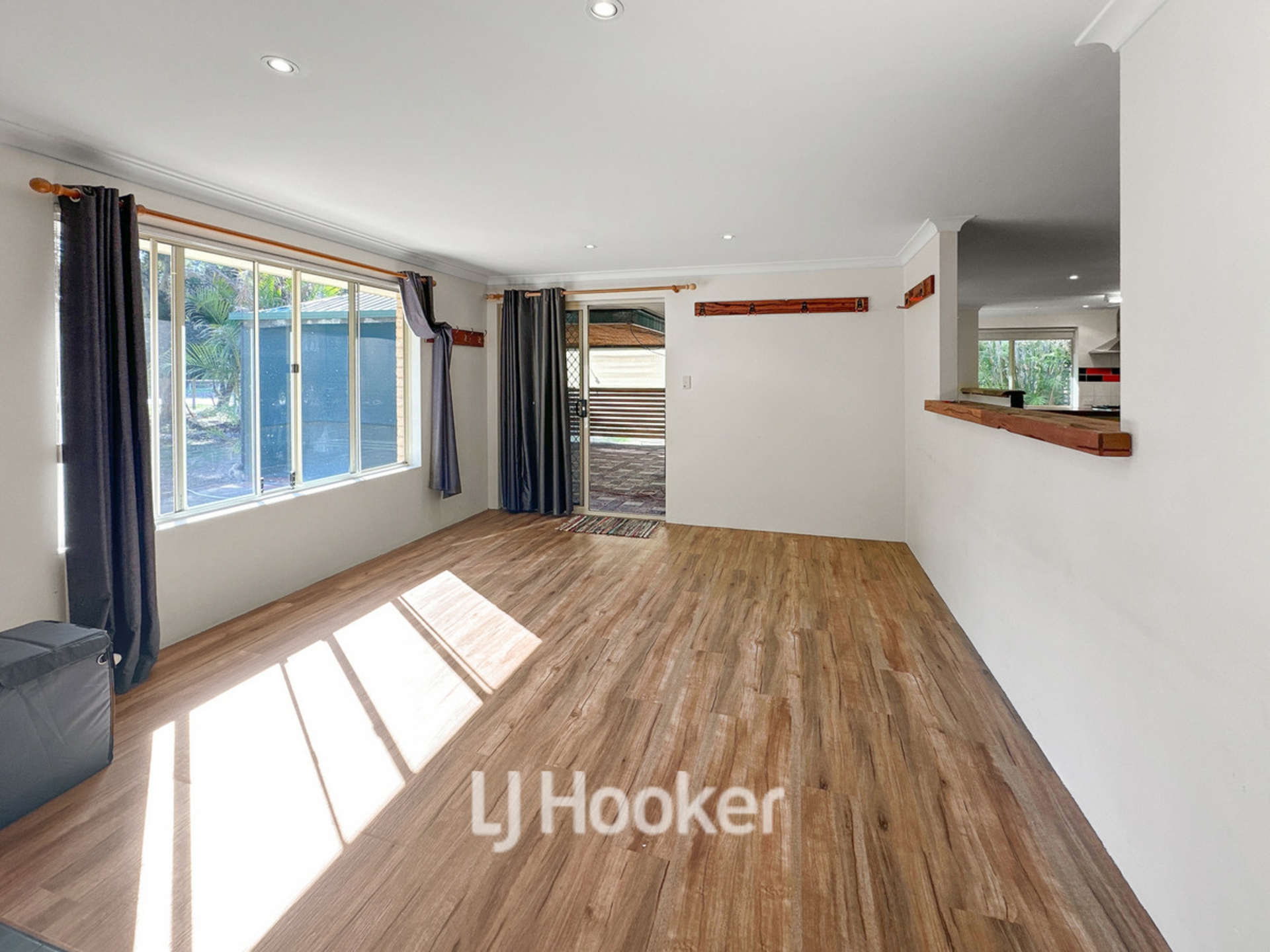 4 Country Road, BOVELL