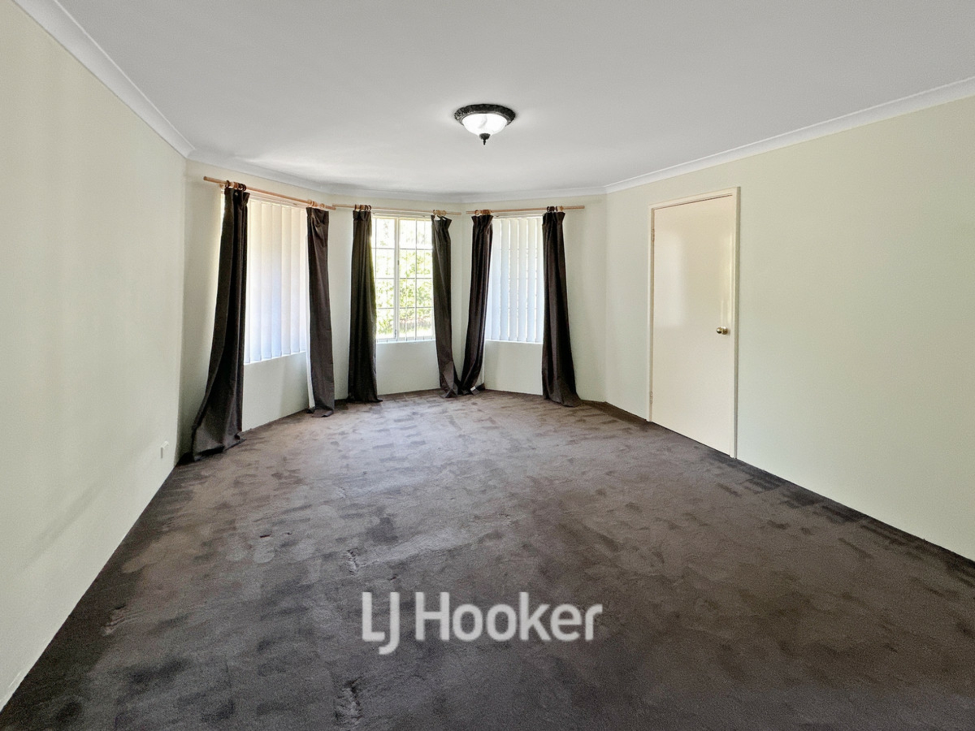 4 Country Road, BOVELL