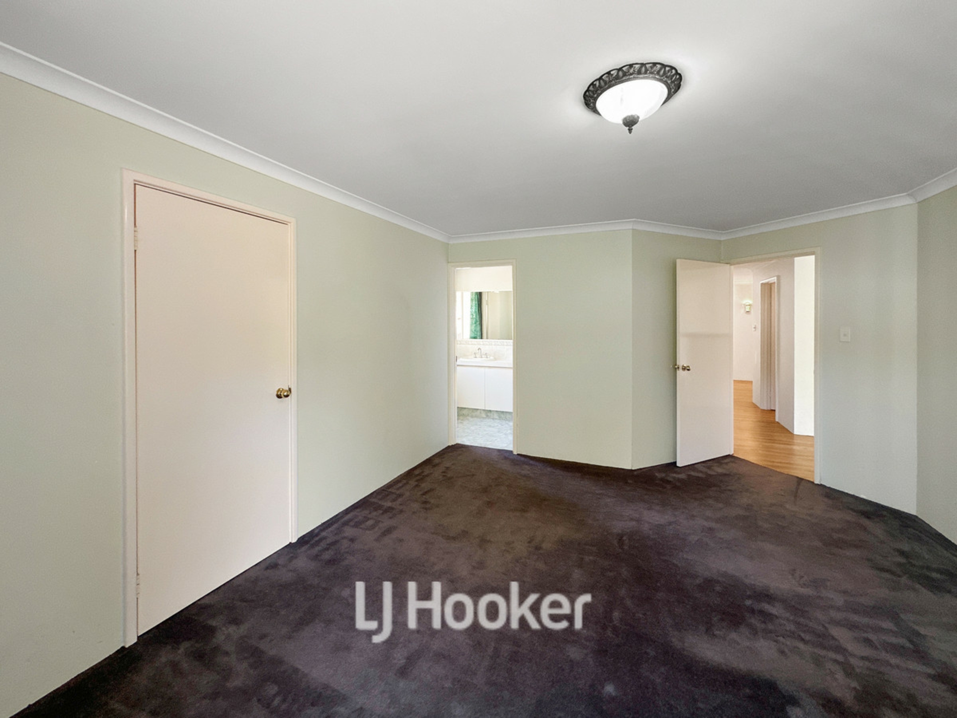 4 Country Road, BOVELL