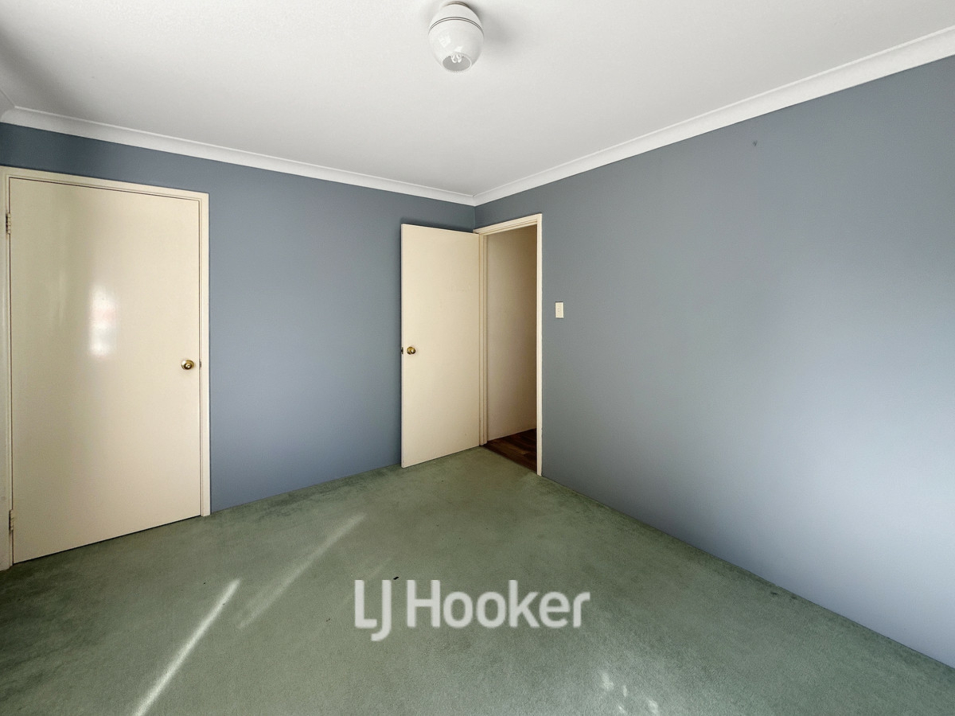 4 Country Road, BOVELL