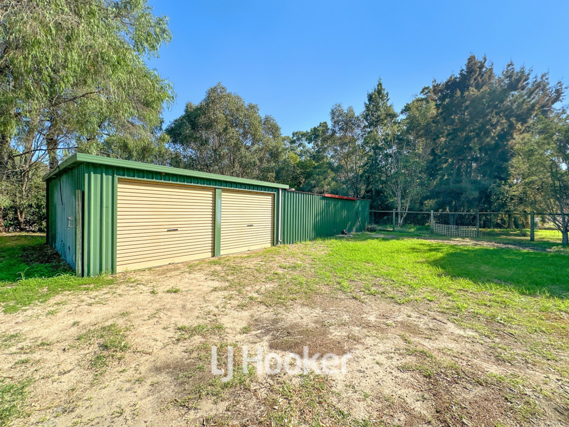 4 Country Road, BOVELL