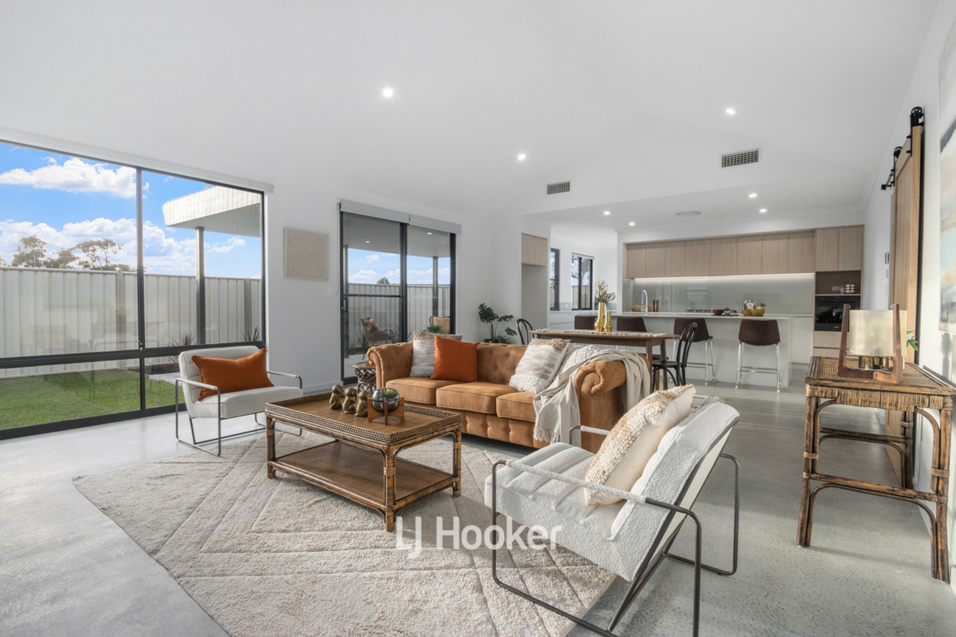 90 Grand Entrance, AUSTRALIND