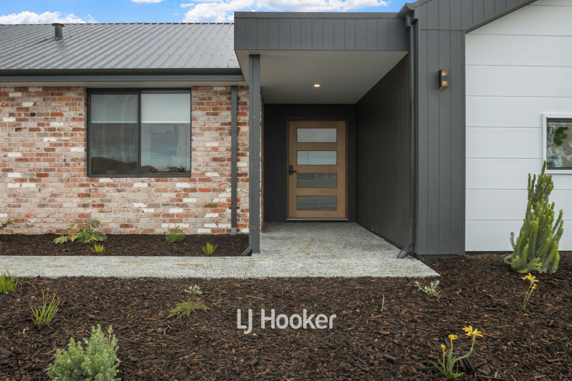 90 Grand Entrance, AUSTRALIND