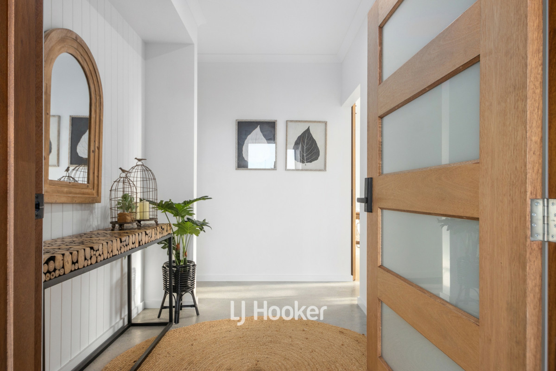 90 Grand Entrance, AUSTRALIND