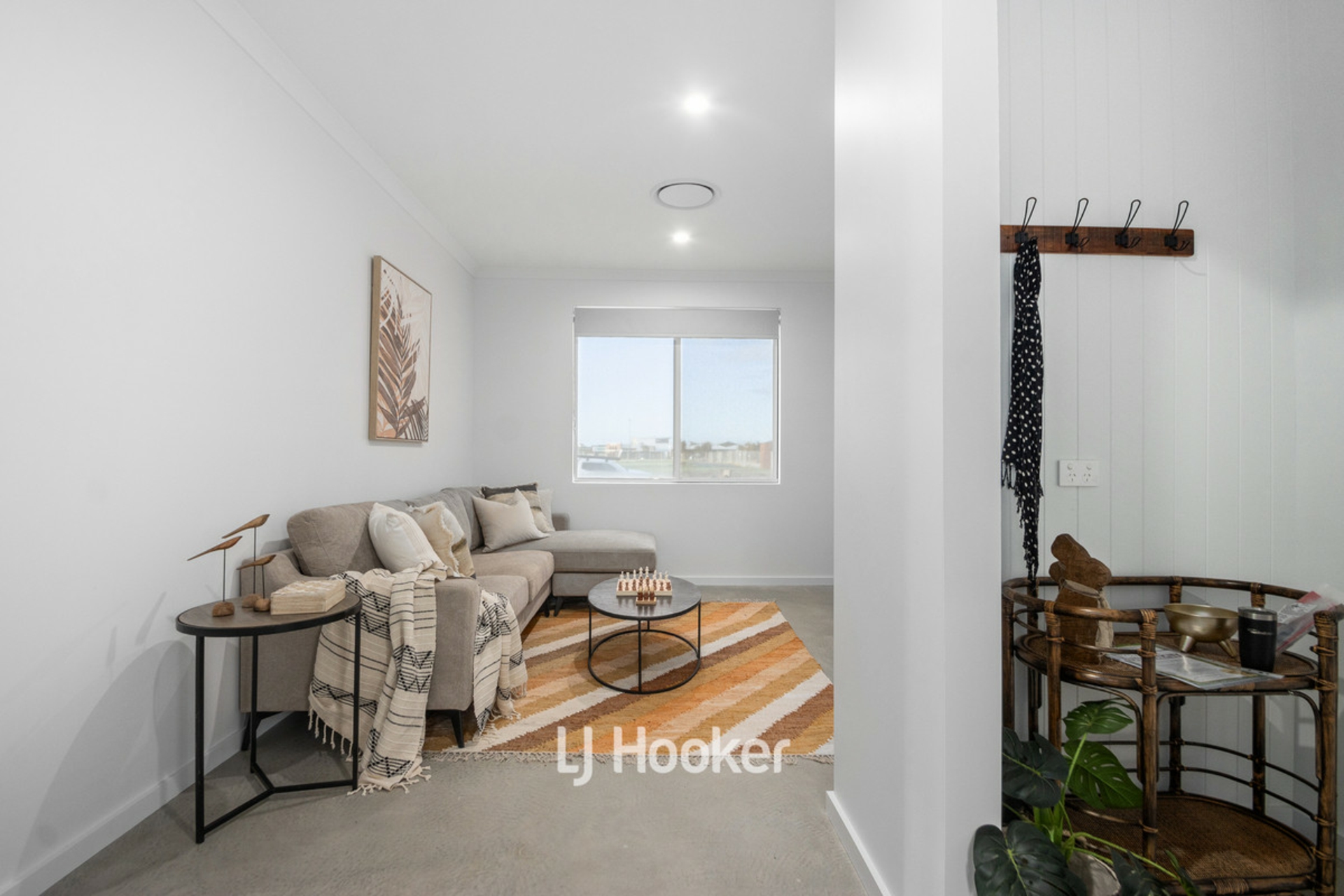 90 Grand Entrance, AUSTRALIND