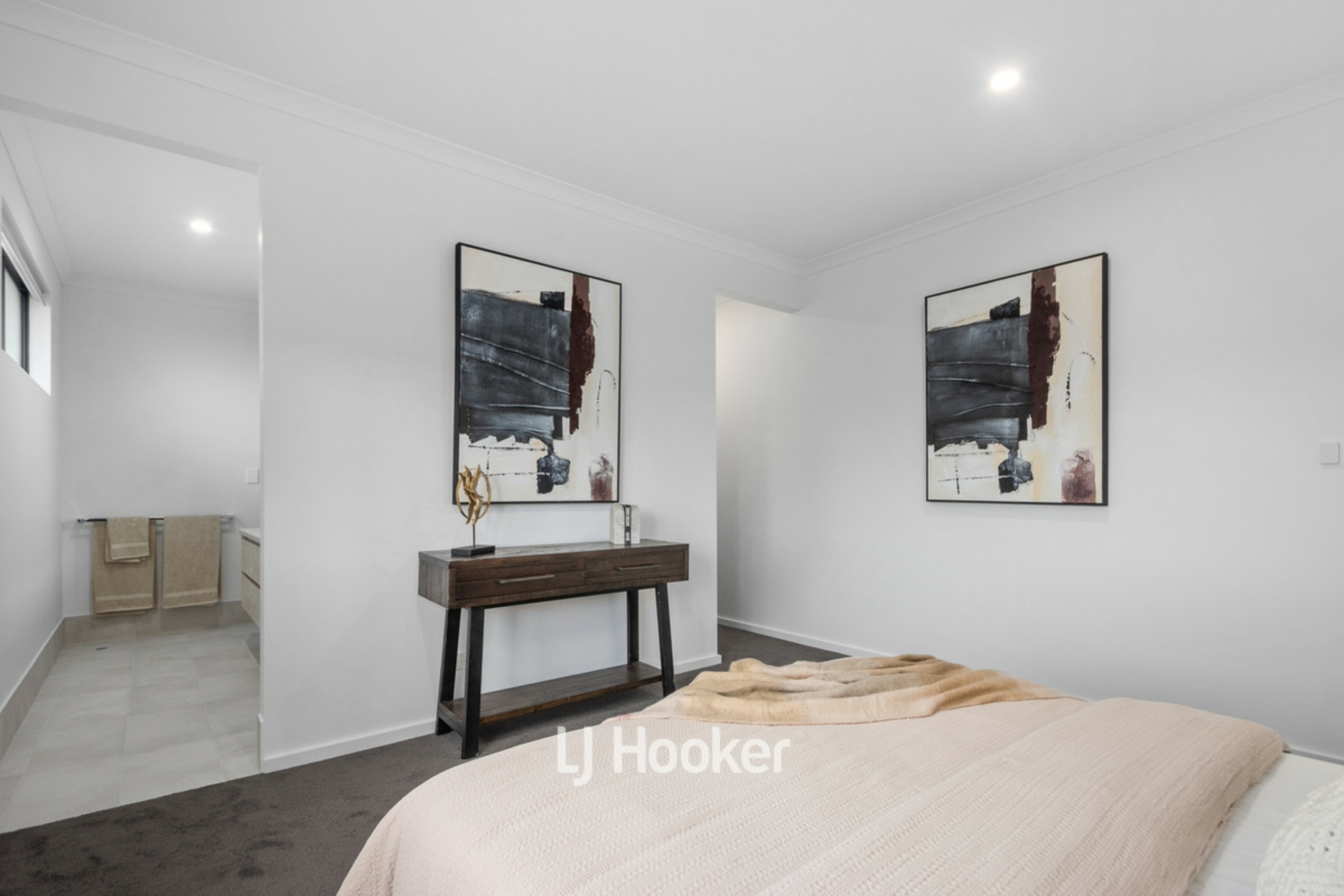90 Grand Entrance, AUSTRALIND