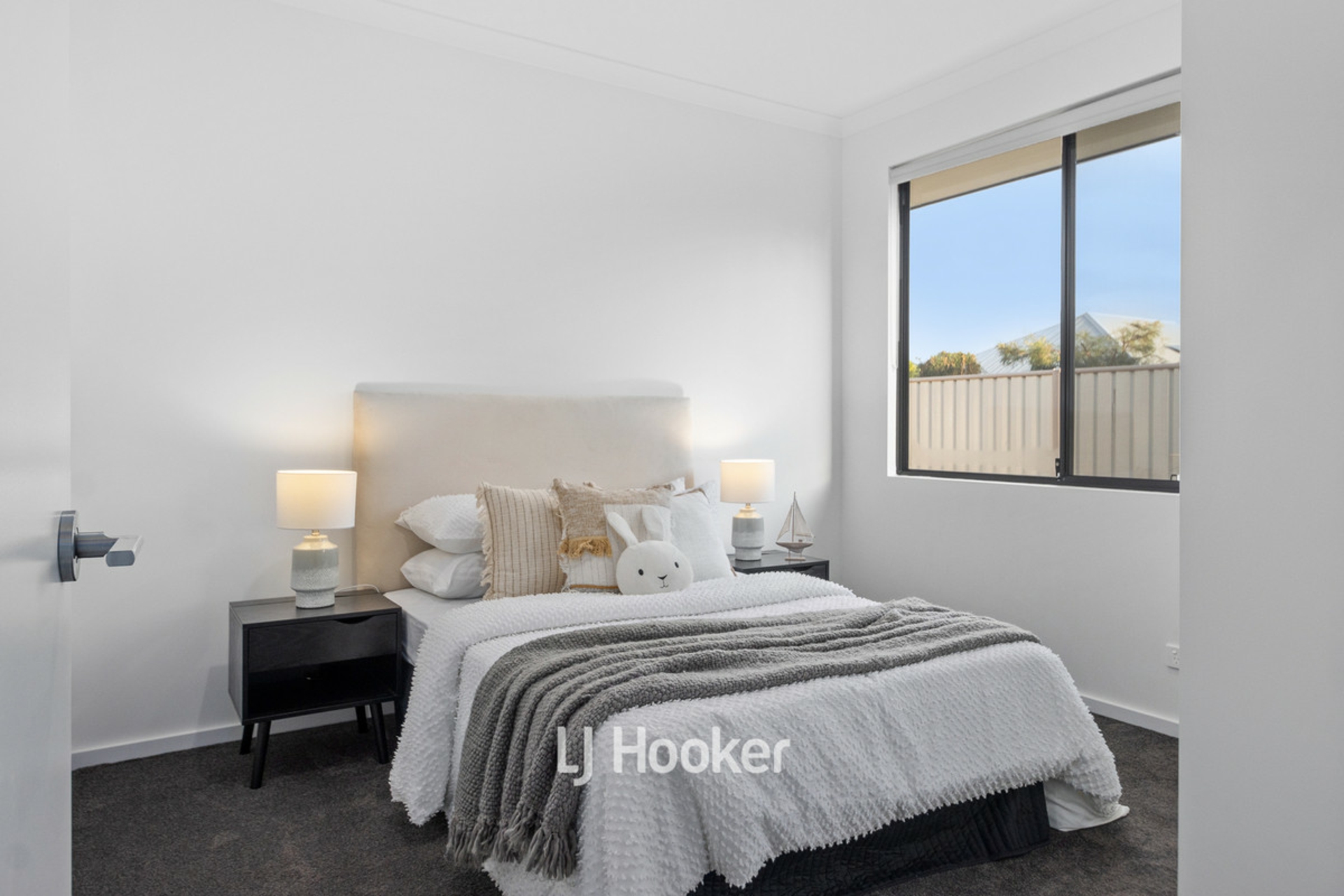 90 Grand Entrance, AUSTRALIND