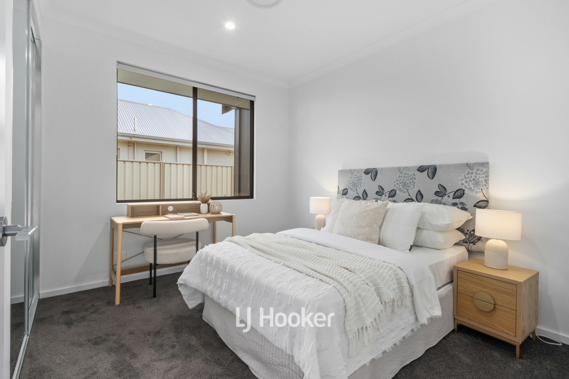 90 Grand Entrance, AUSTRALIND