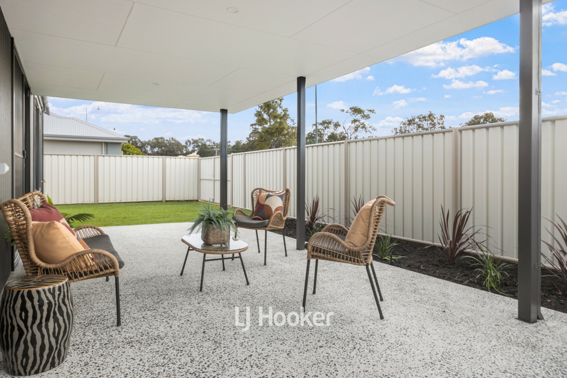90 Grand Entrance, AUSTRALIND