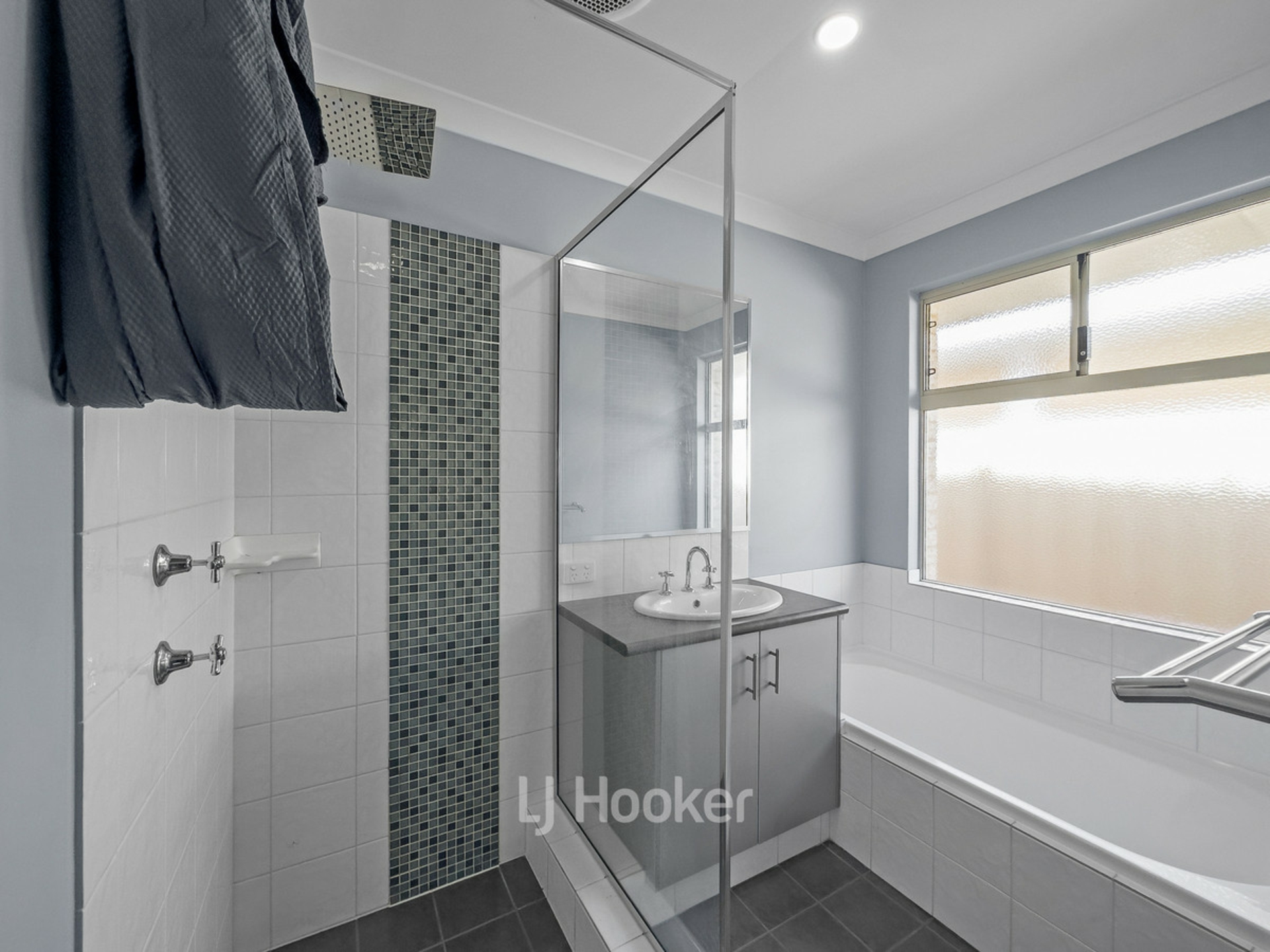 18 Bandak Road, Carey Park