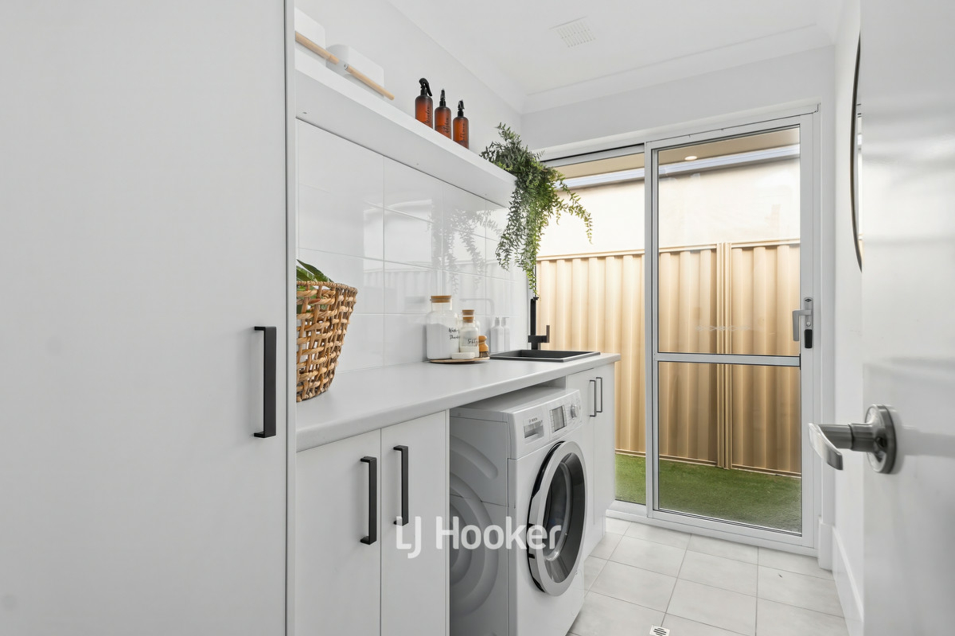 1 Rivergum Way, GLEN IRIS