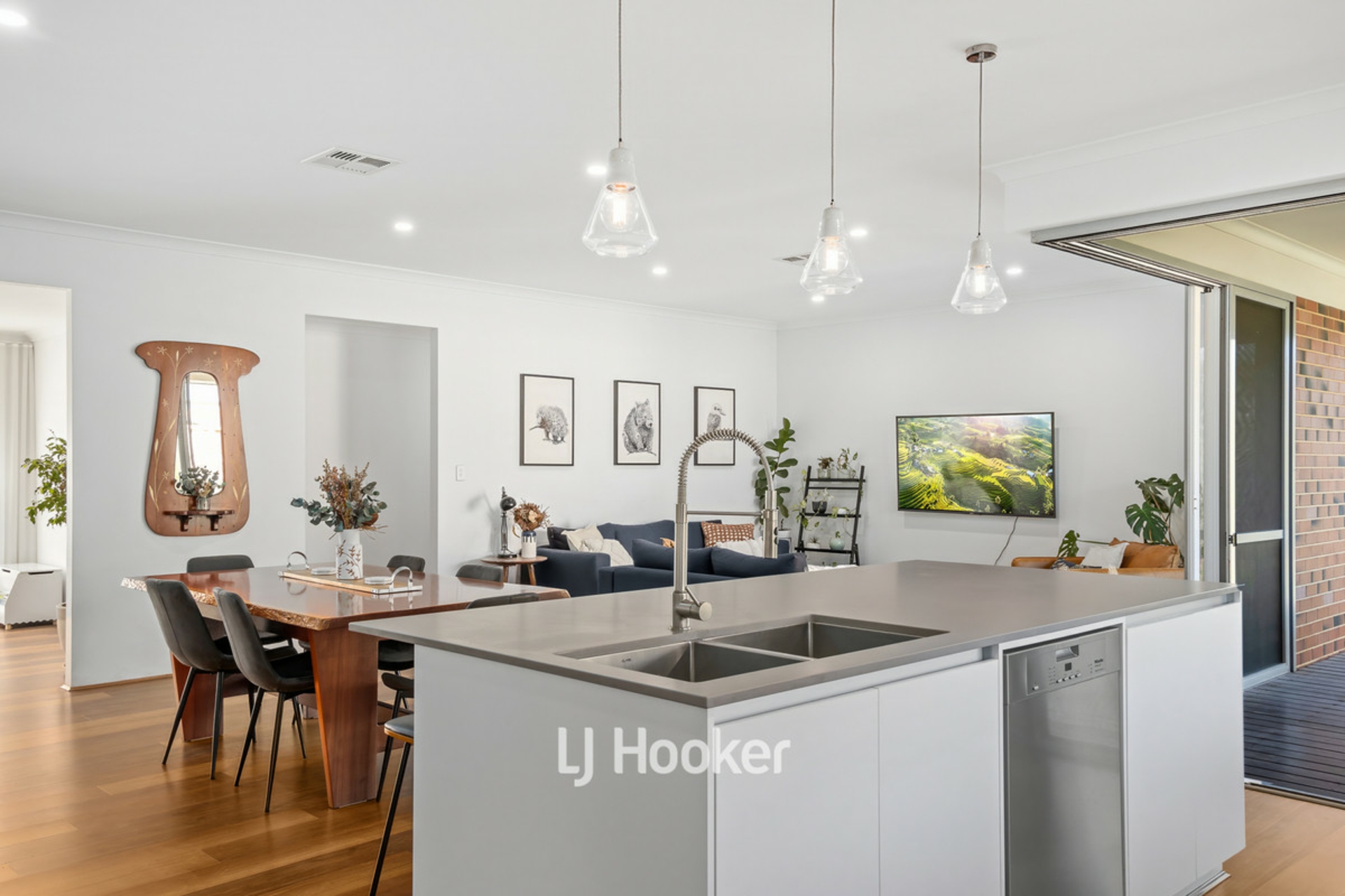3 Glenelg Drive, MILLBRIDGE