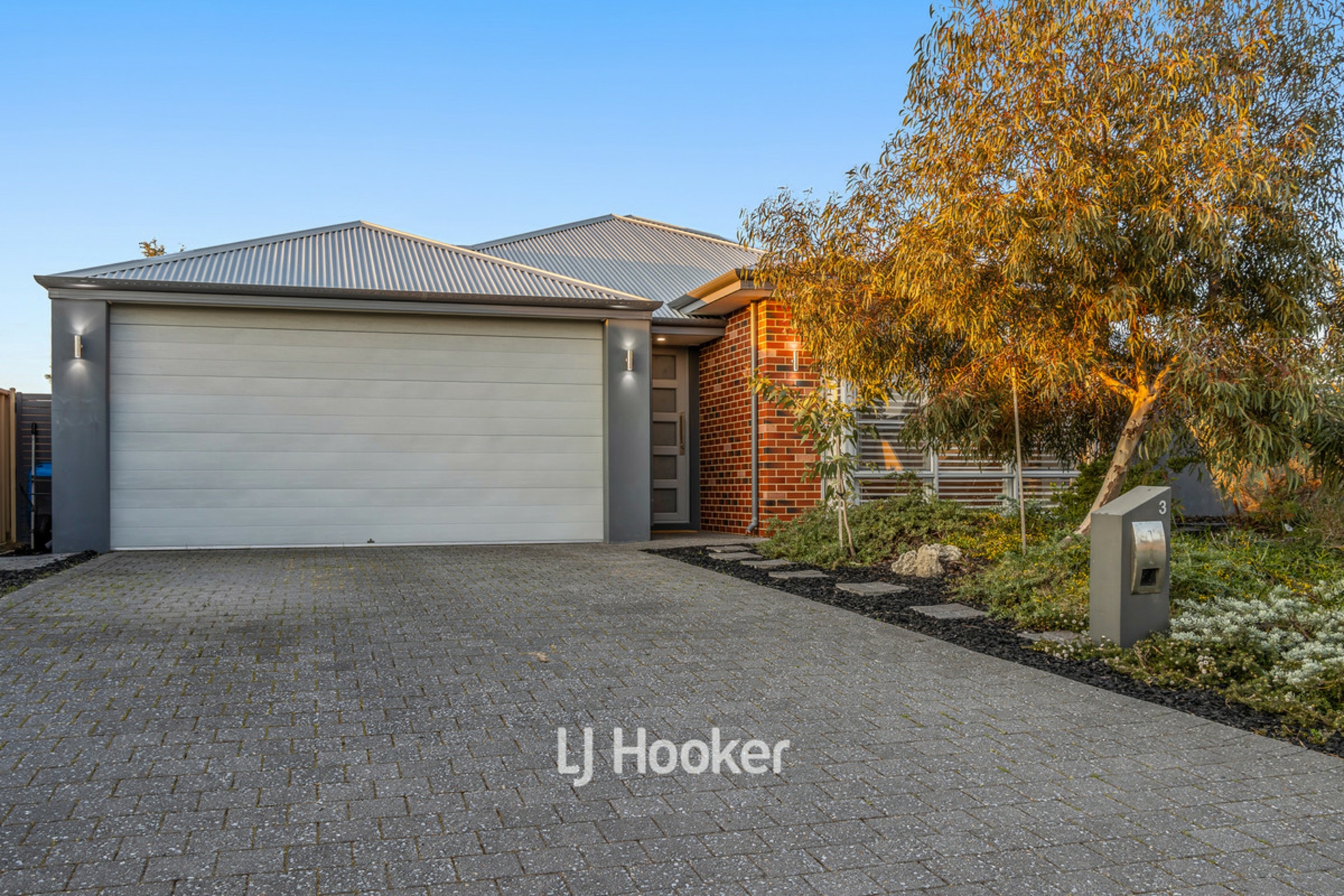 3 Glenelg Drive, MILLBRIDGE