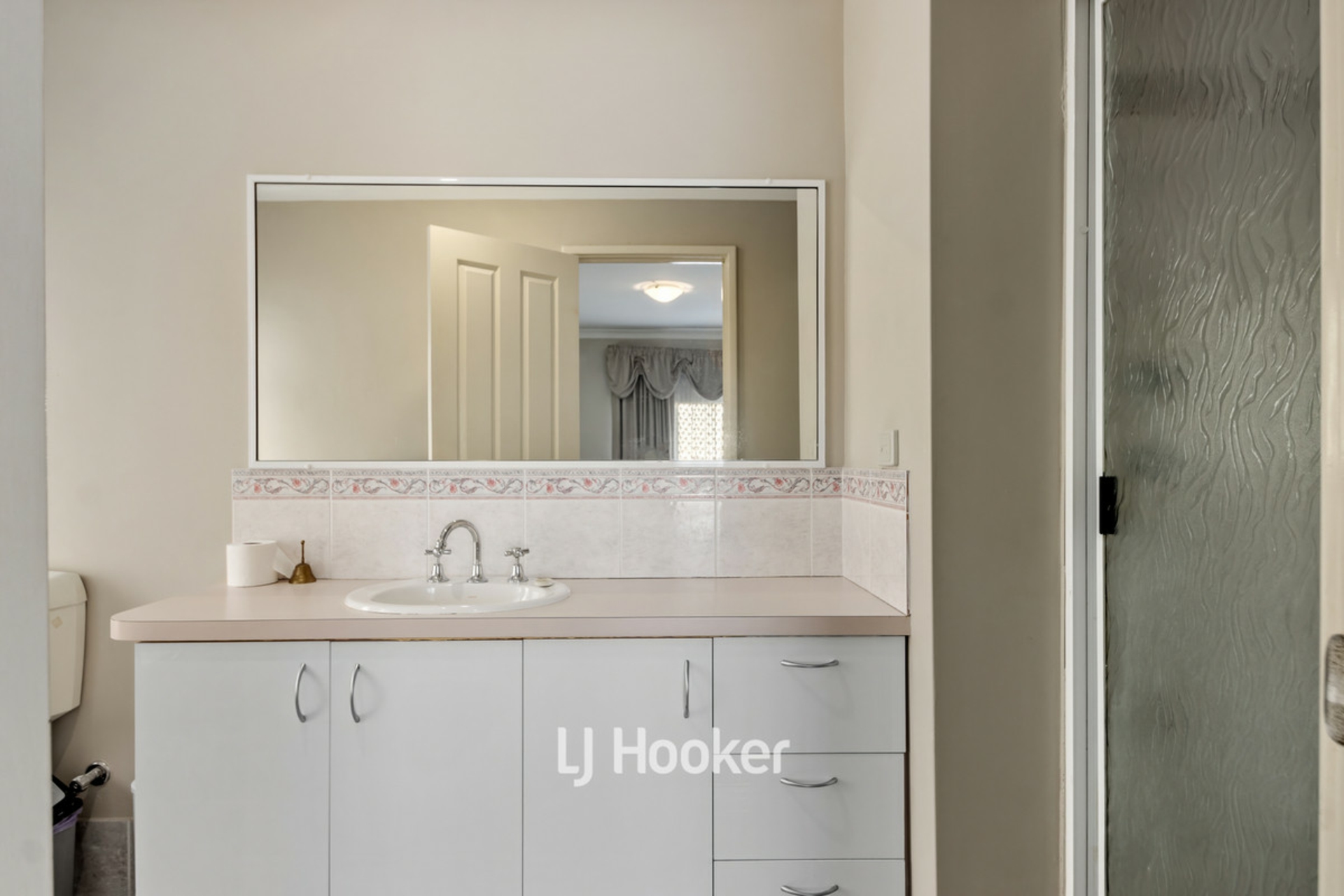 4 Dermer Place, USHER