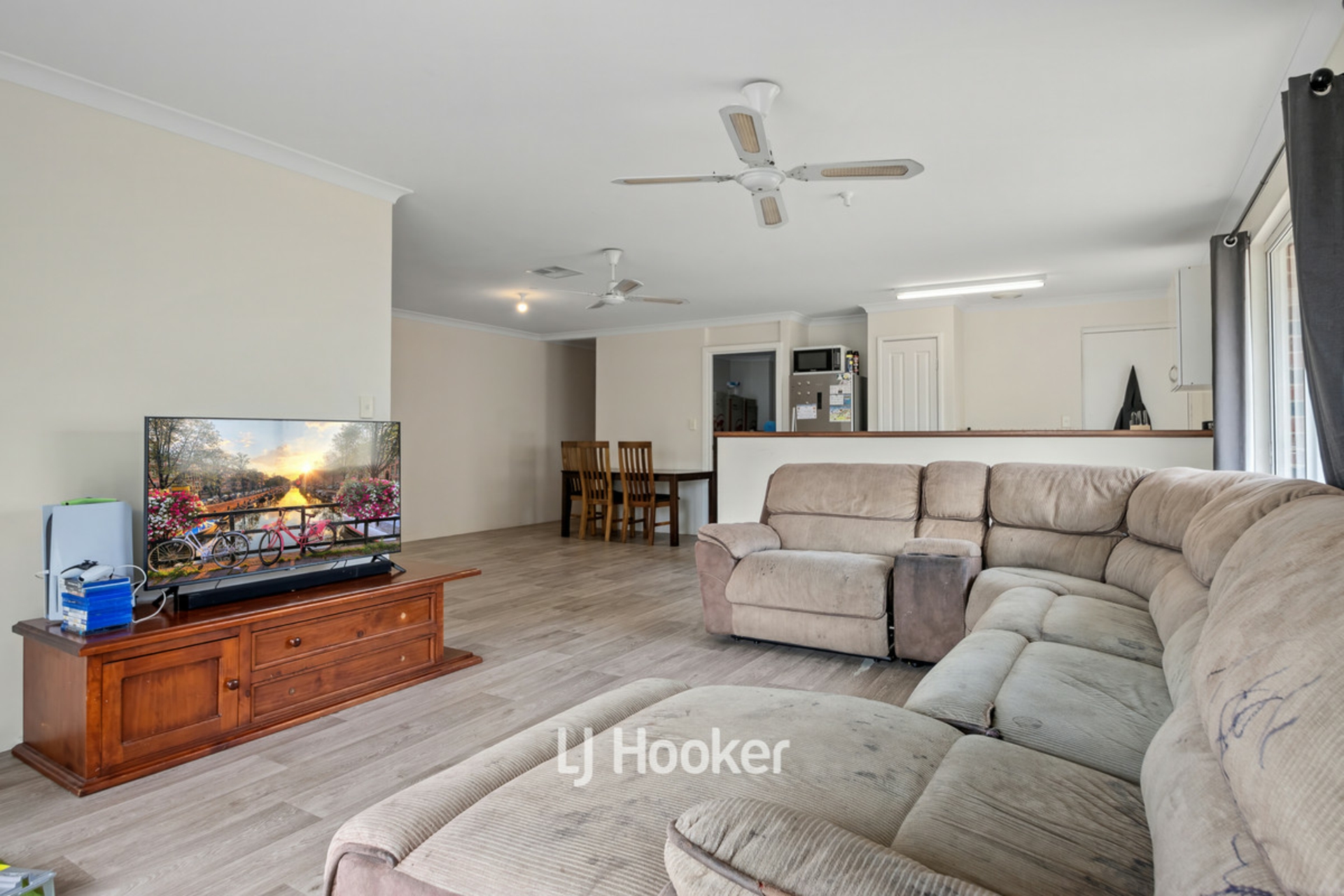7 Sindhi Close, EATON