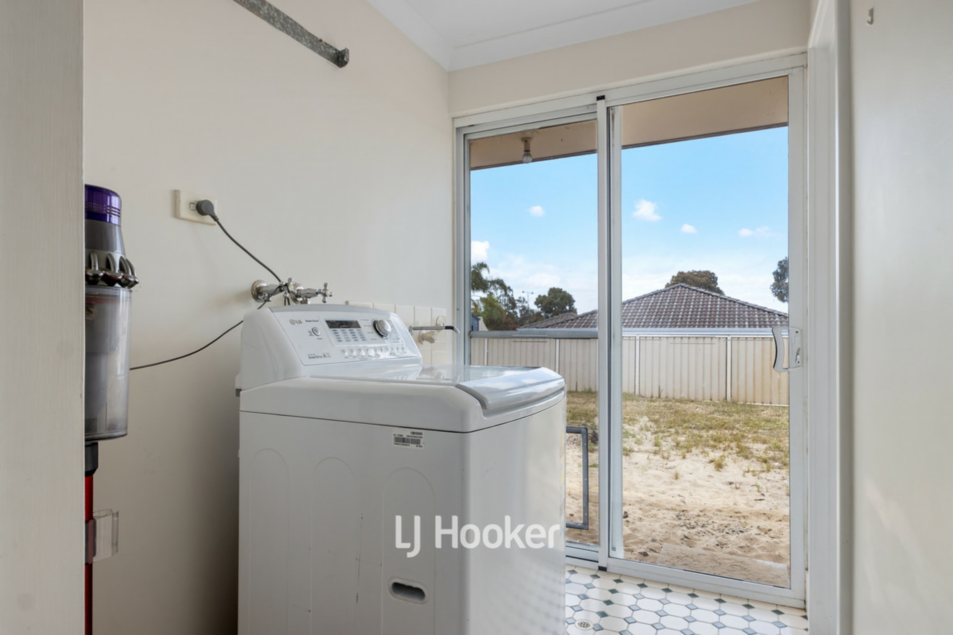 7 Sindhi Close, EATON