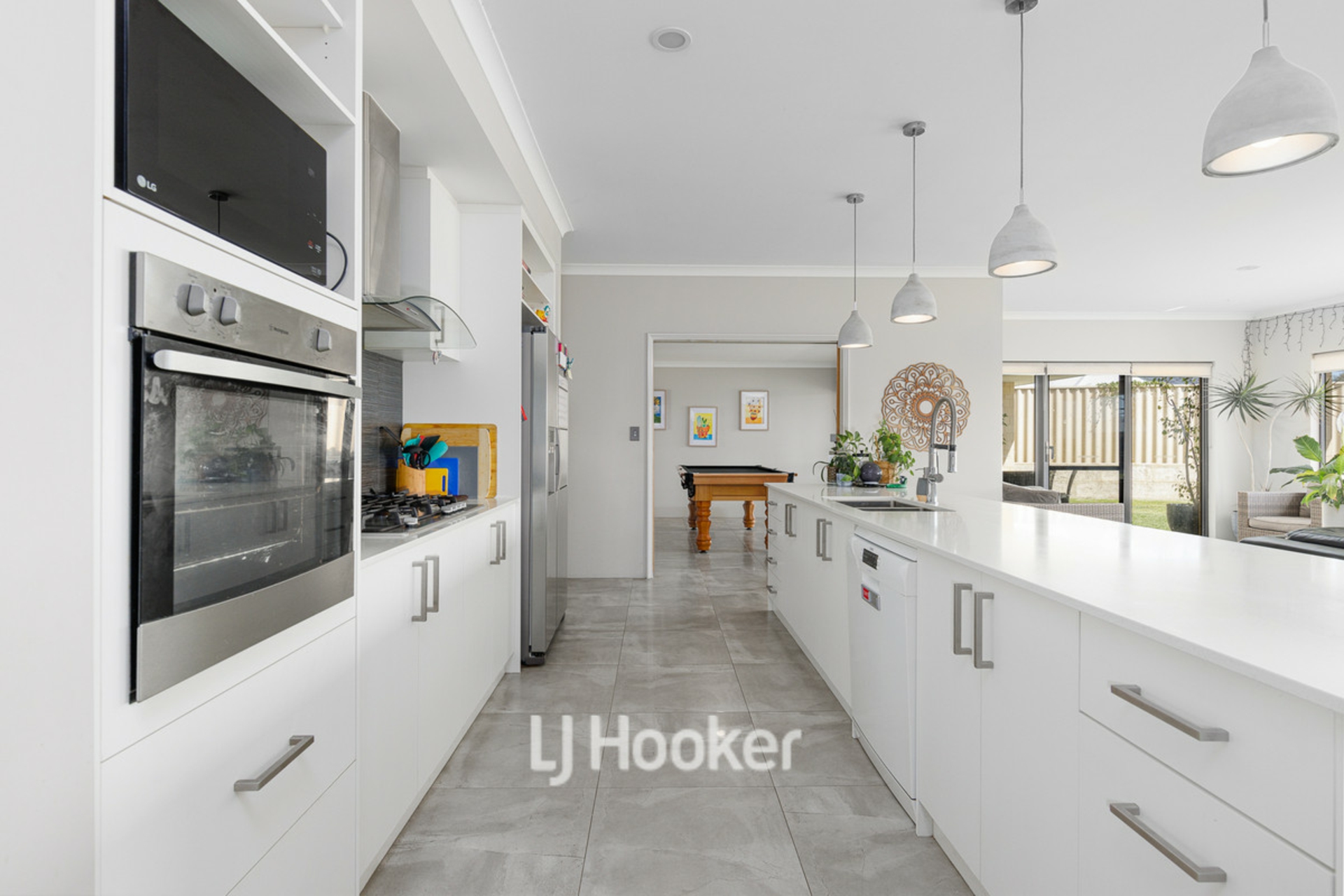 76 Hazelgrove Crecent, MILLBRIDGE