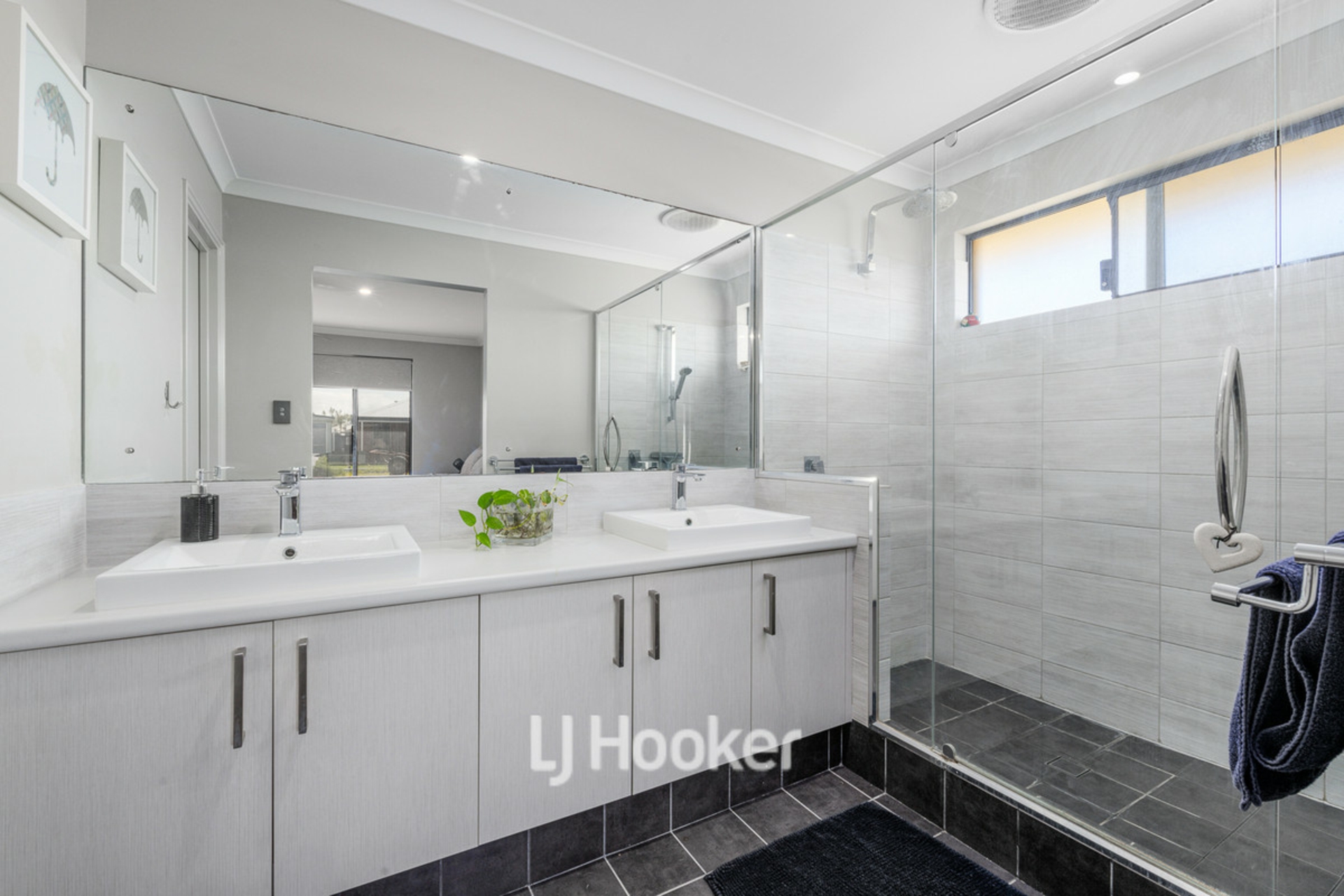 76 Hazelgrove Crecent, MILLBRIDGE