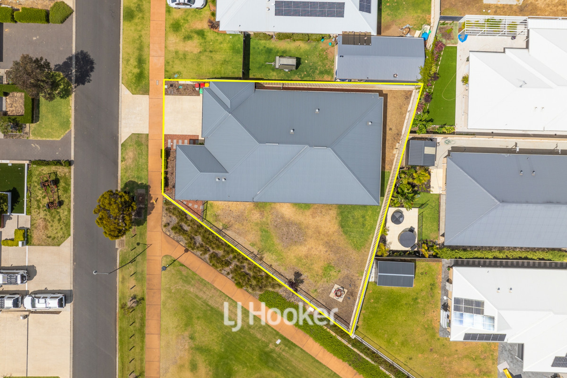 76 Hazelgrove Crecent, MILLBRIDGE
