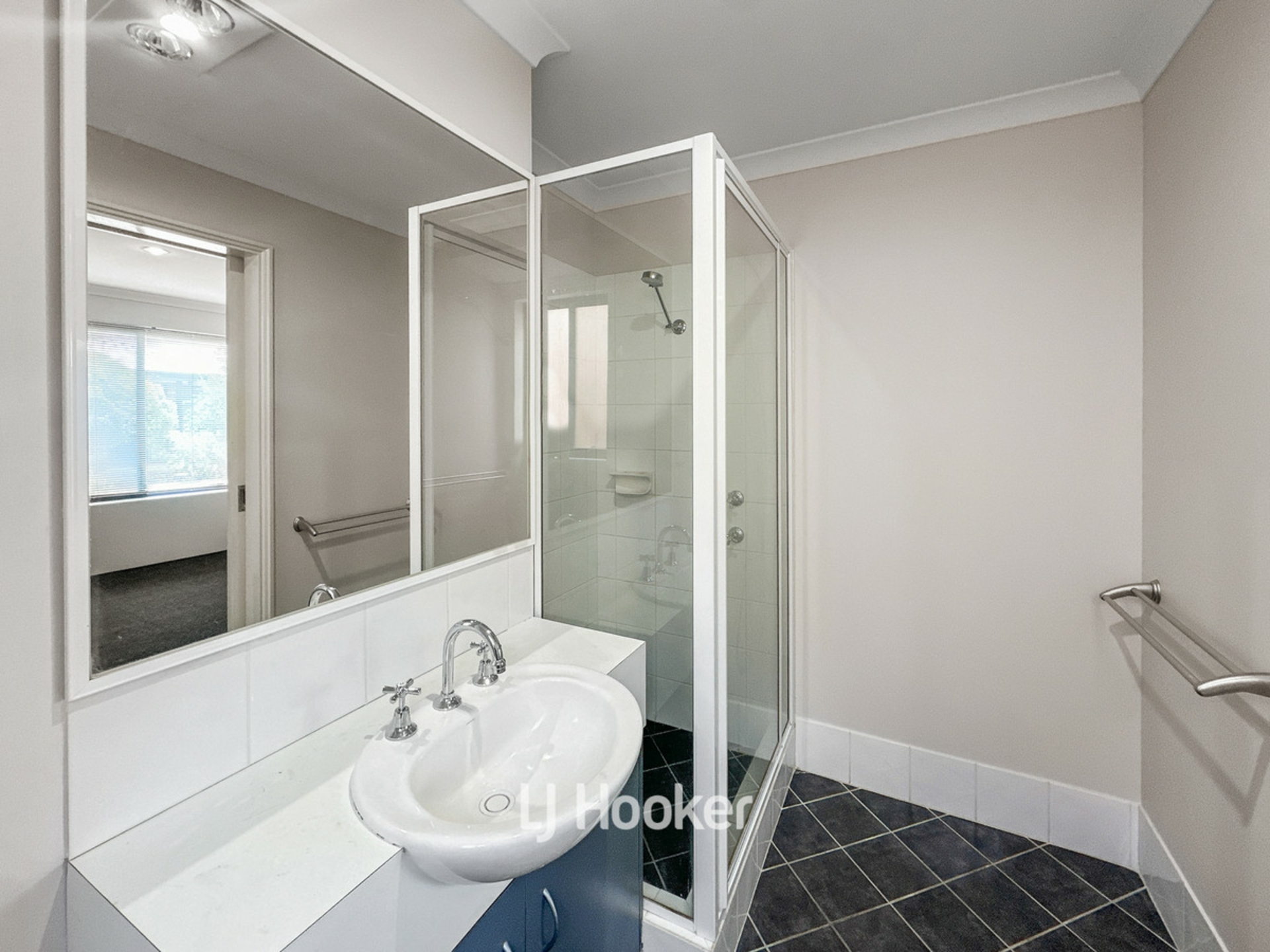 2/3 Wilson Street, CAREY PARK
