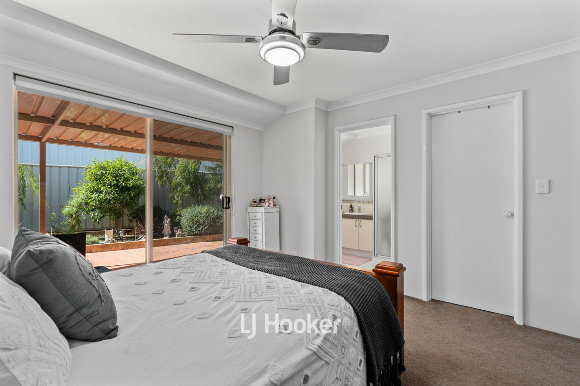 3 Onyx Brace, AUSTRALIND