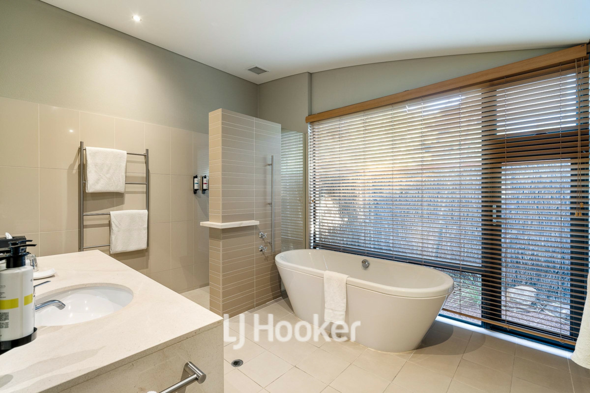 408/42 Bunker Bay Road, NATURALISTE