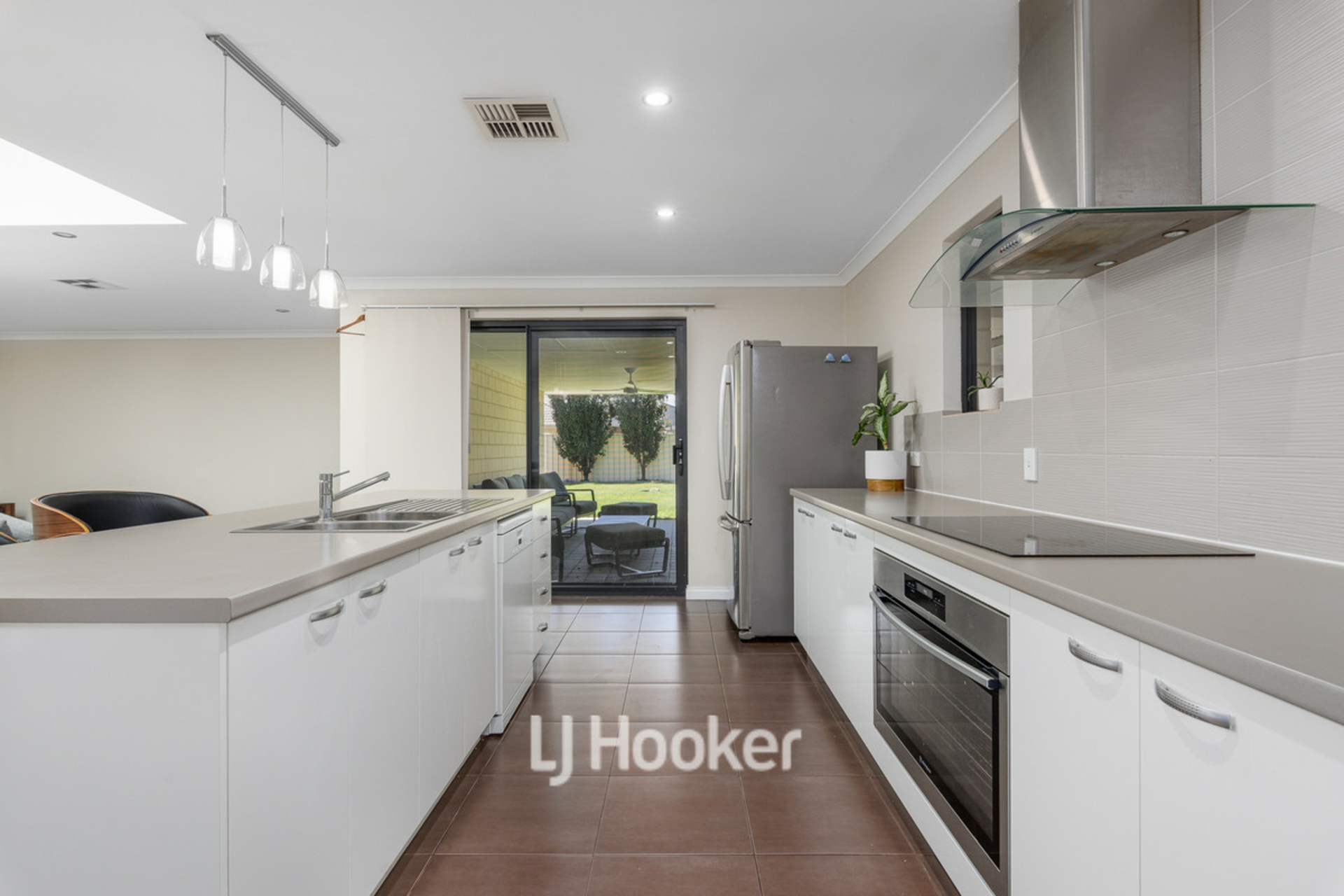 10 Peninsula Lakes Drive, EATON