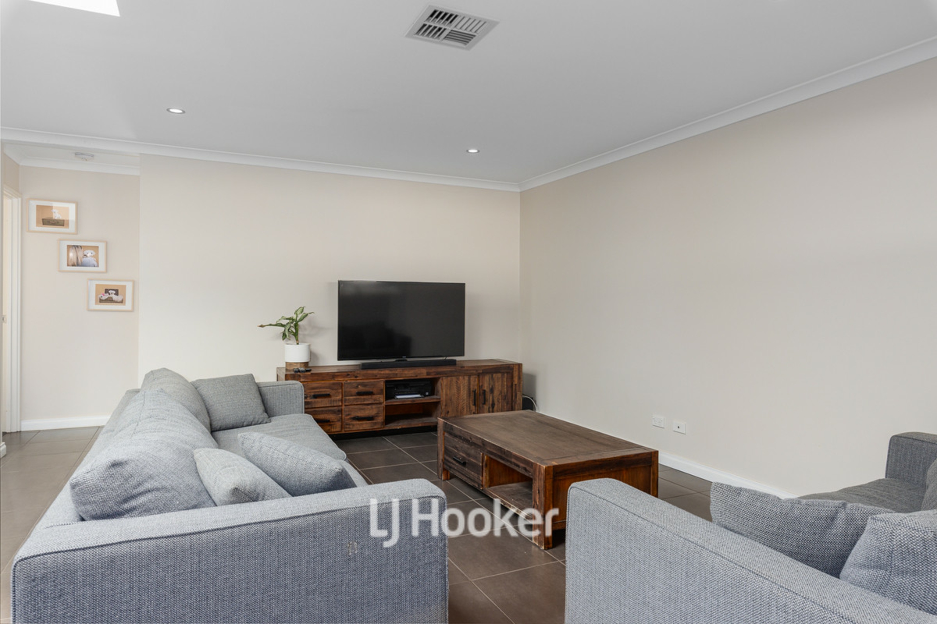 10 Peninsula Lakes Drive, EATON