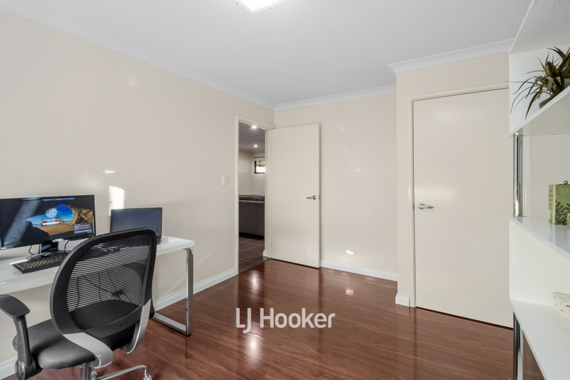 10 Peninsula Lakes Drive, EATON