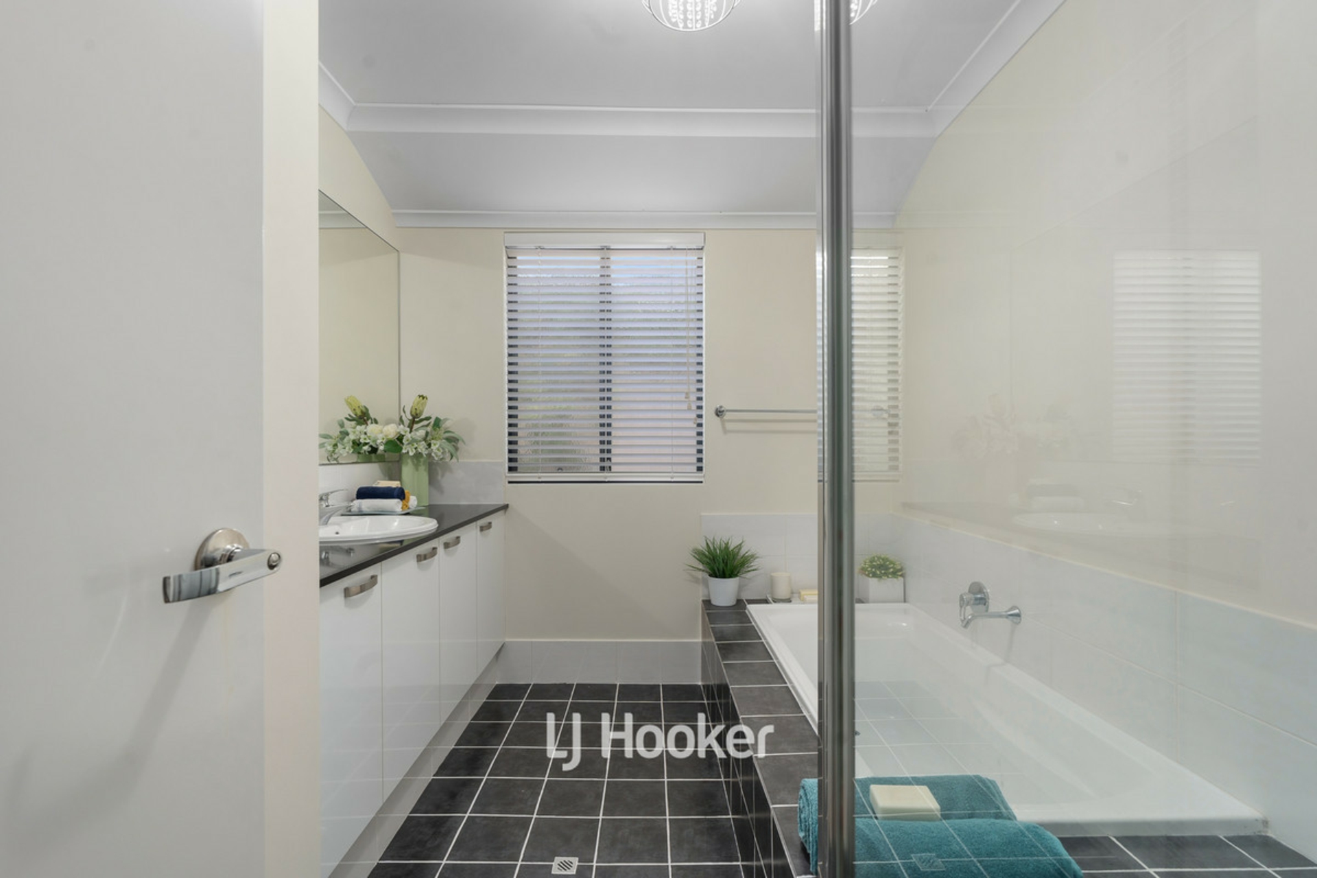 62 Monclair Circuit, DUNSBOROUGH