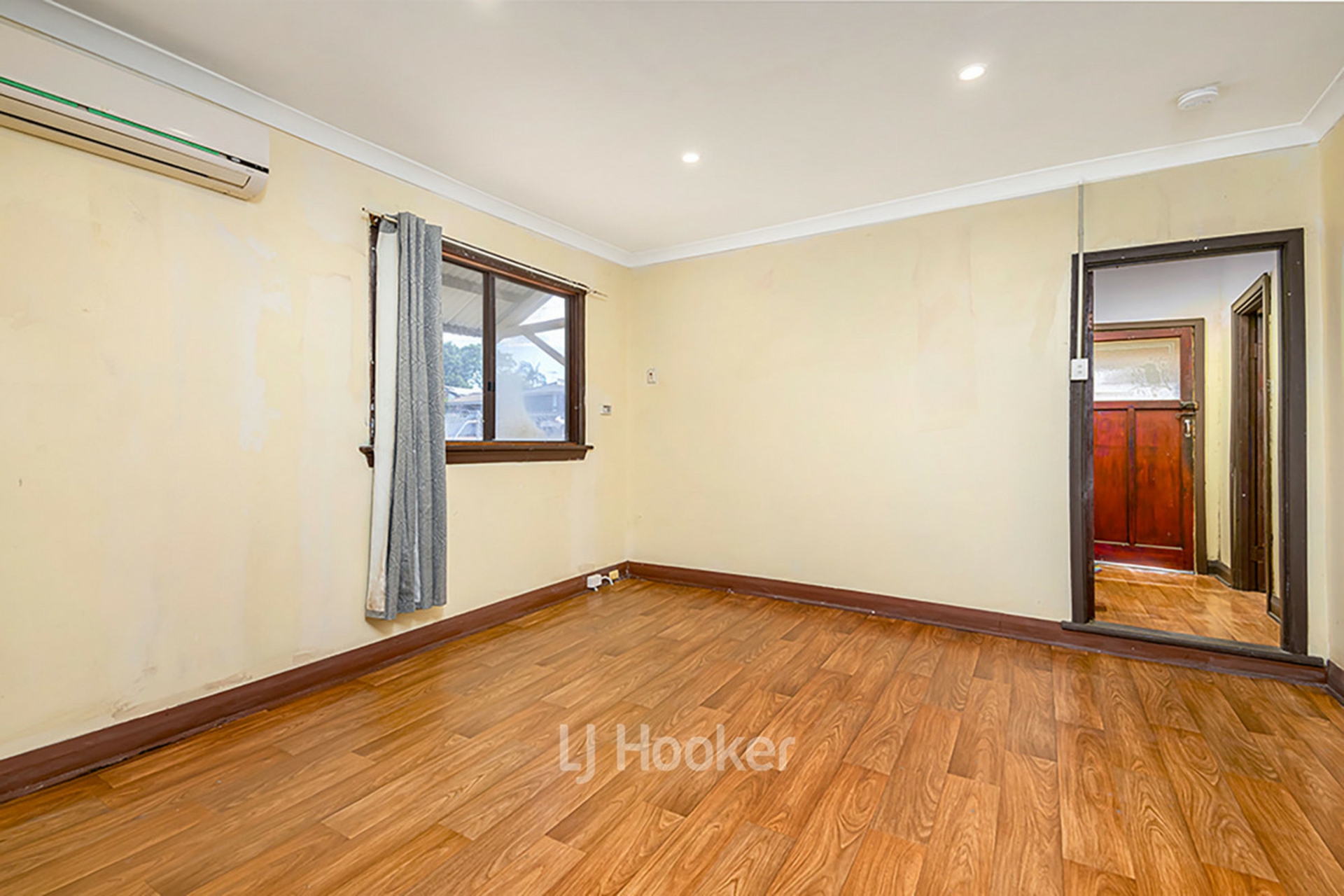 12 Saunders Street, COLLIE