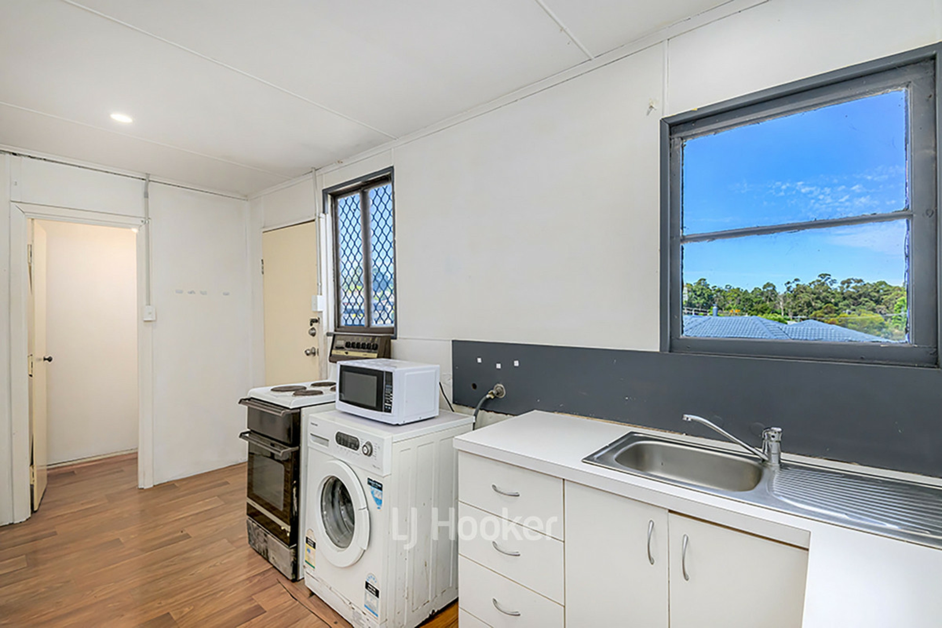 12 Saunders Street, COLLIE