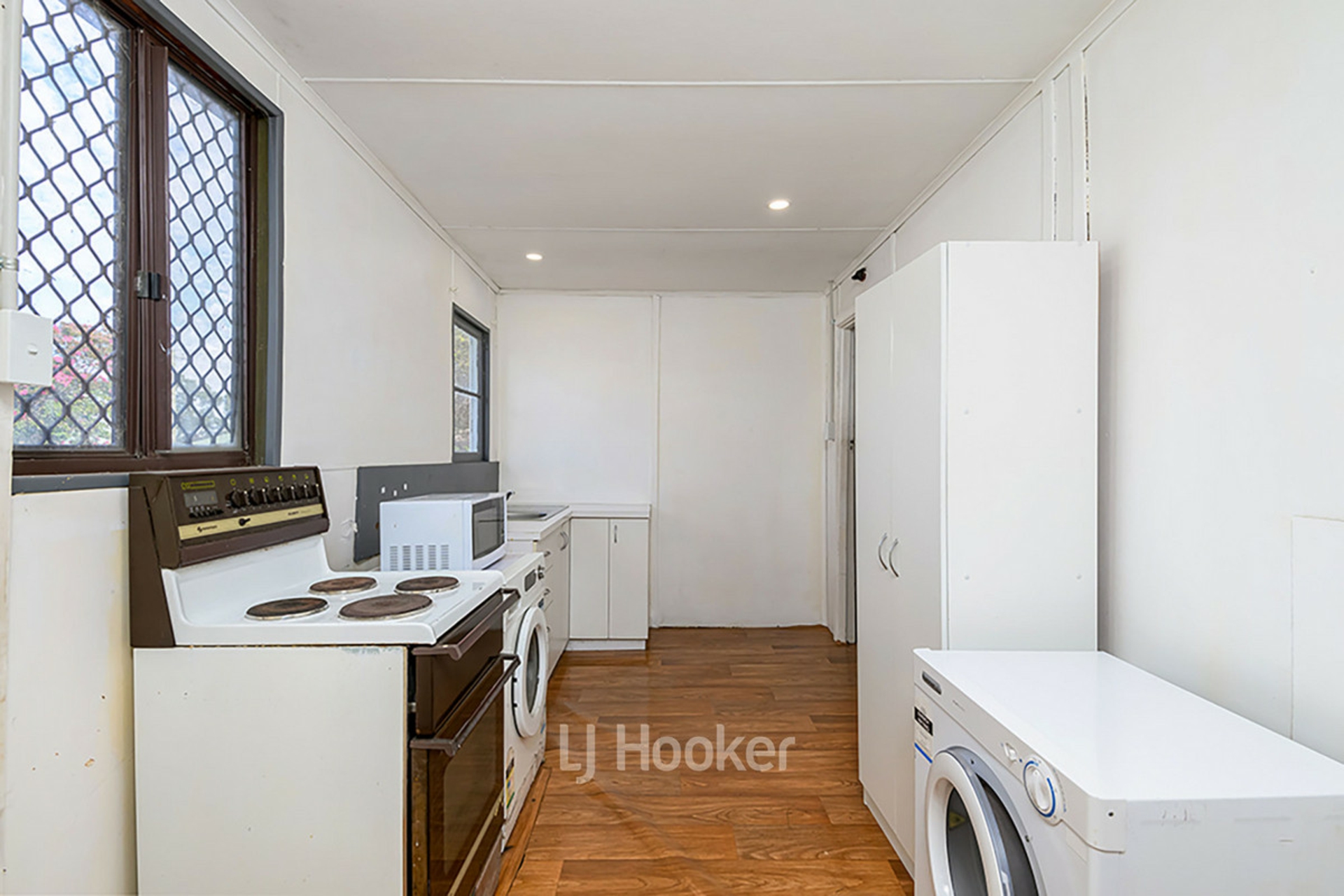 12 Saunders Street, COLLIE