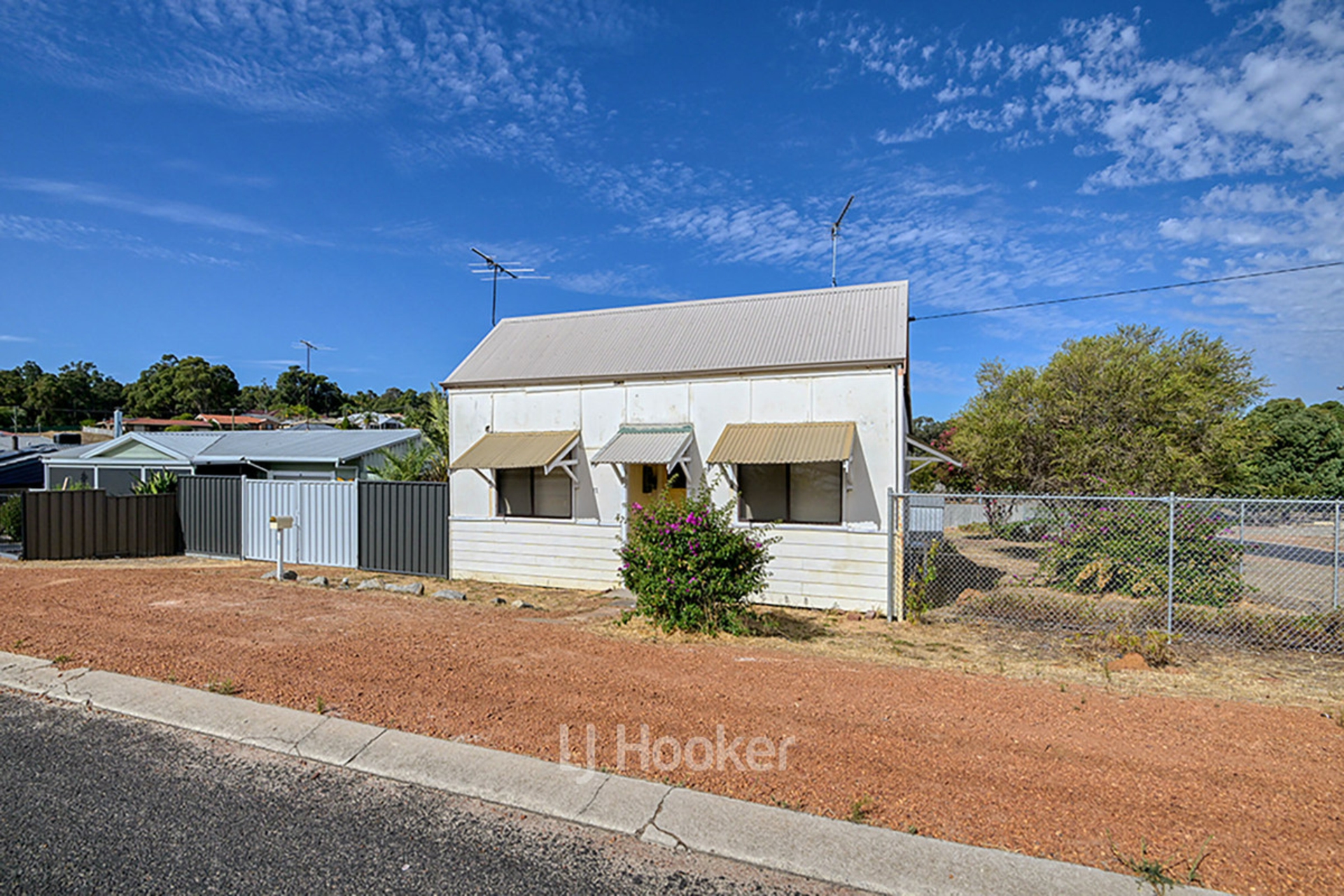 12 Saunders Street, COLLIE