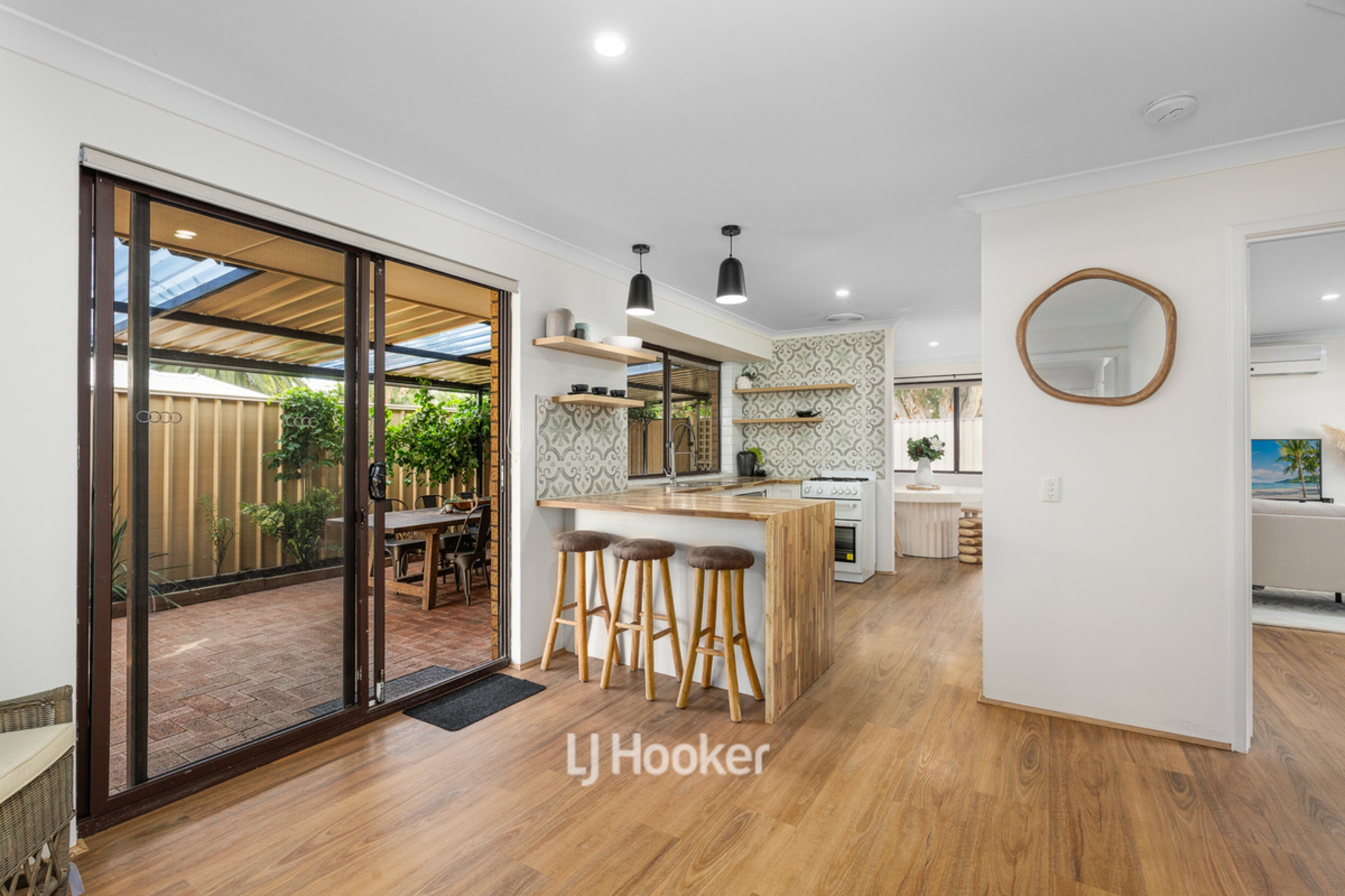 46 Jacaranda Crescent, WITHERS
