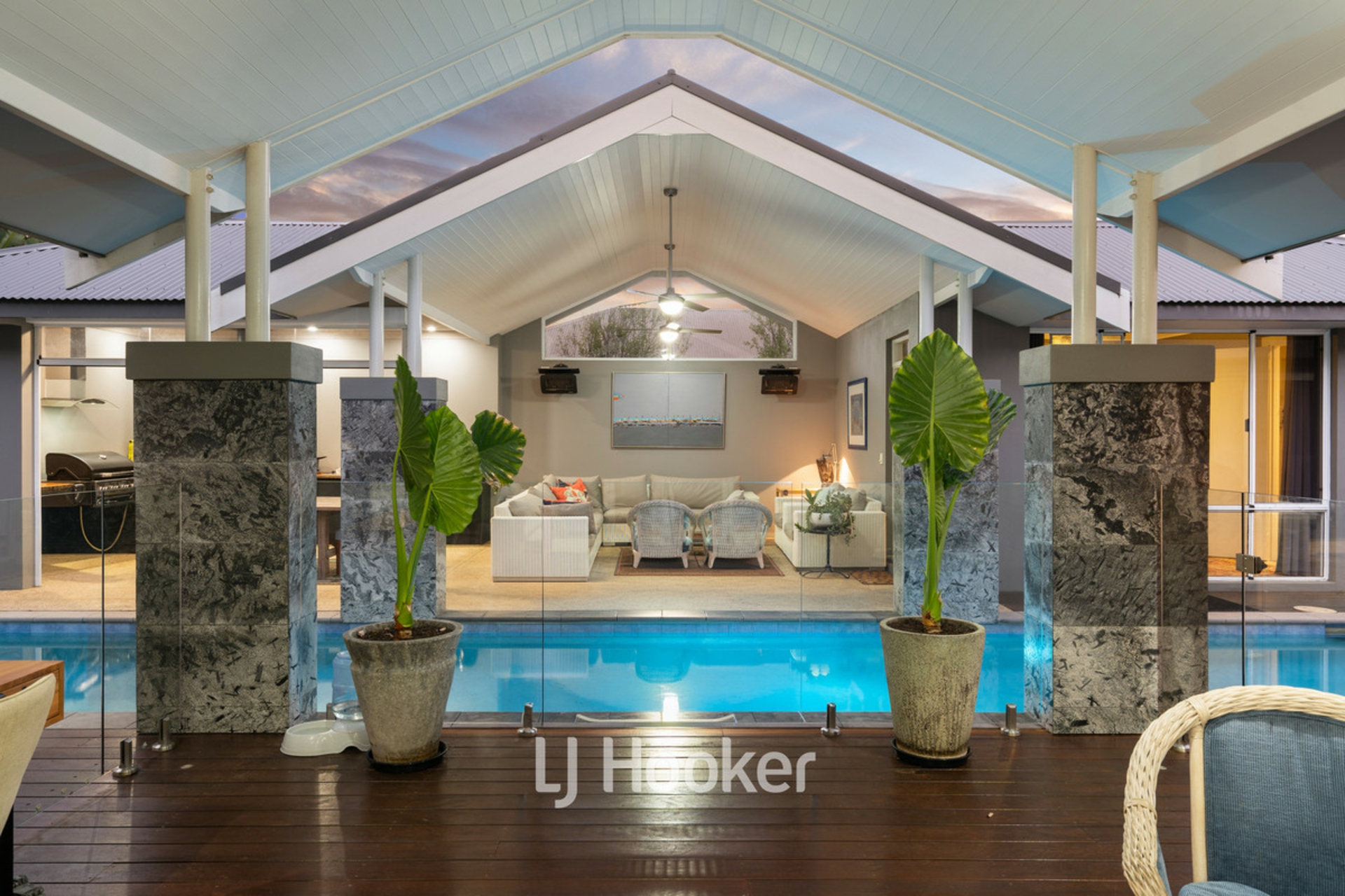 105 Dunsborough Lakes Drive — photo 3 of 30