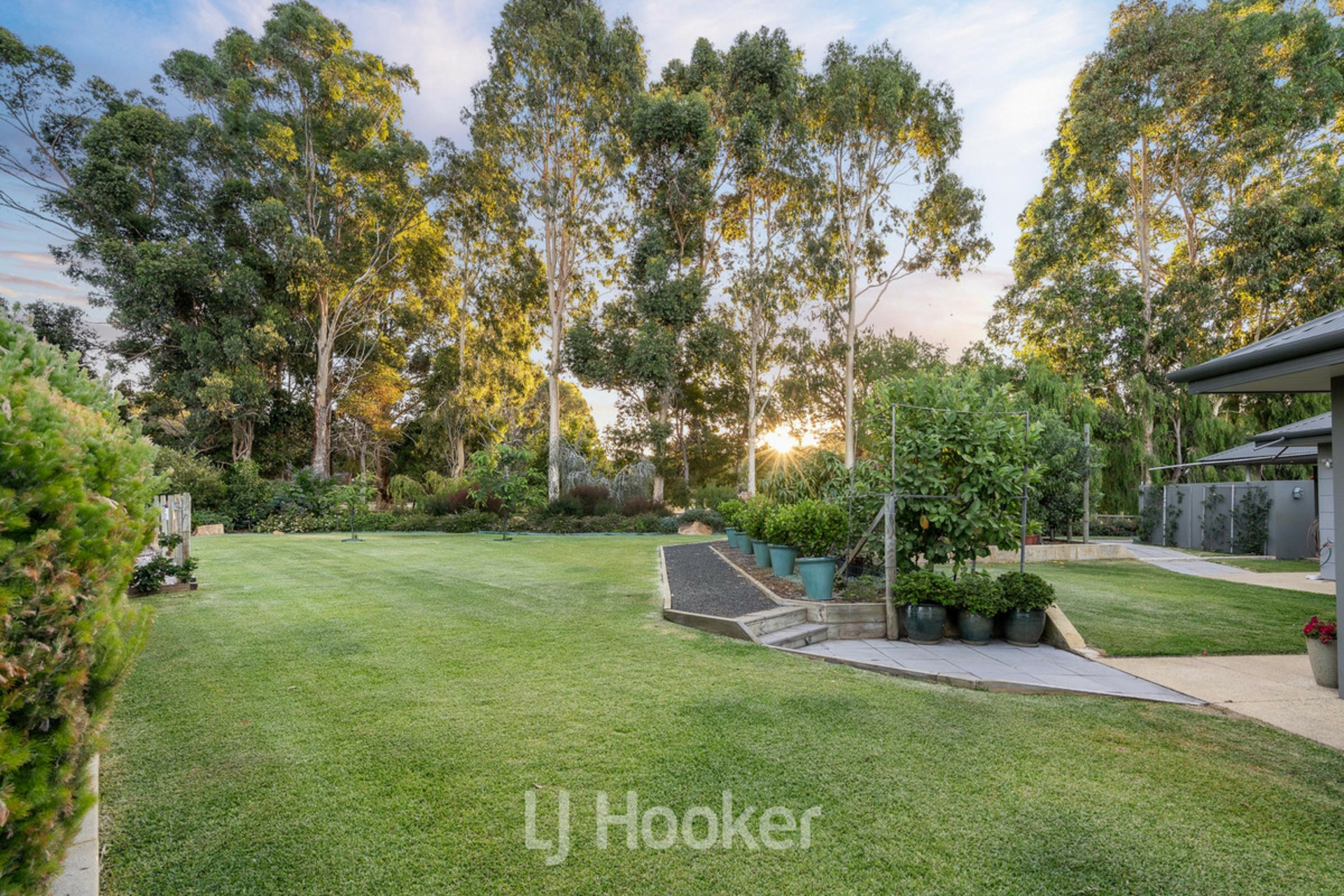 105 Dunsborough Lakes Drive — photo 4 of 30