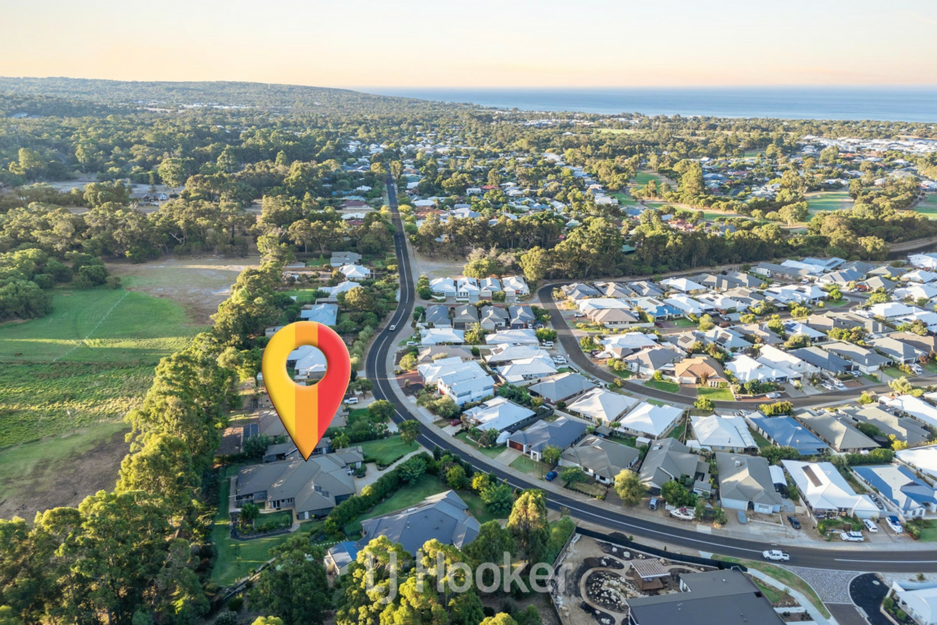 105 Dunsborough Lakes Drive — photo 5 of 30