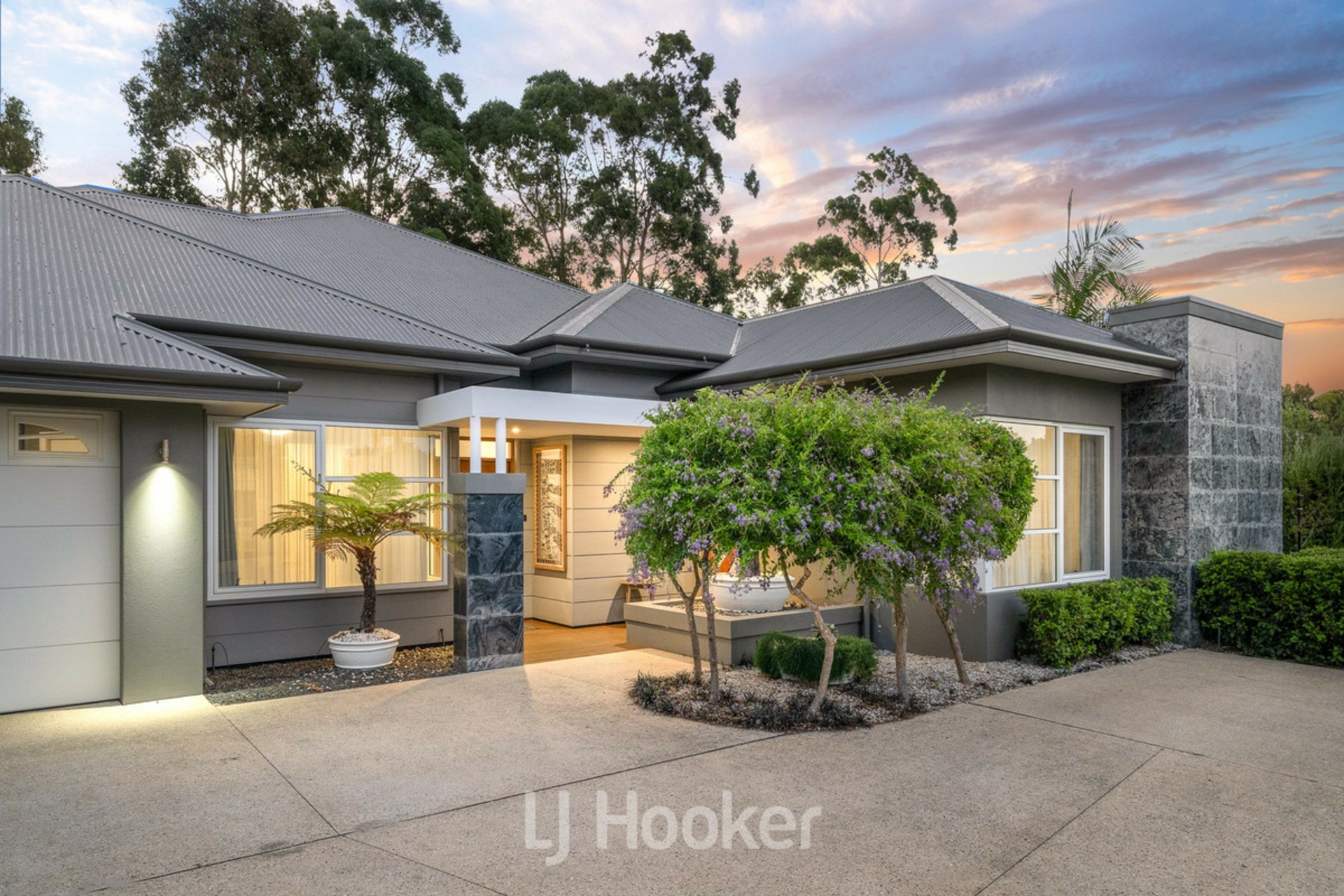 105 Dunsborough Lakes Drive — photo 6 of 30