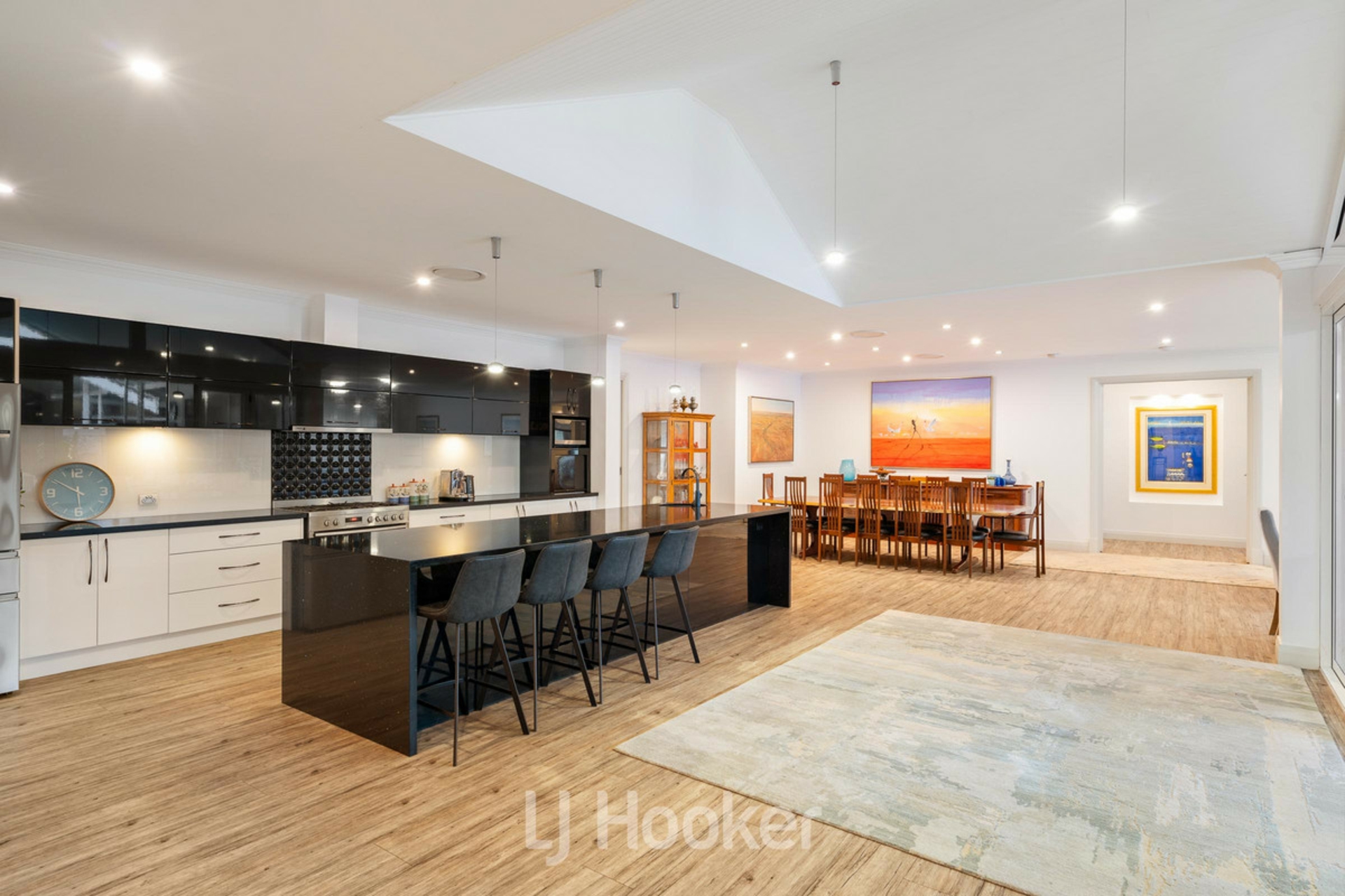 105 Dunsborough Lakes Drive — photo 8 of 30