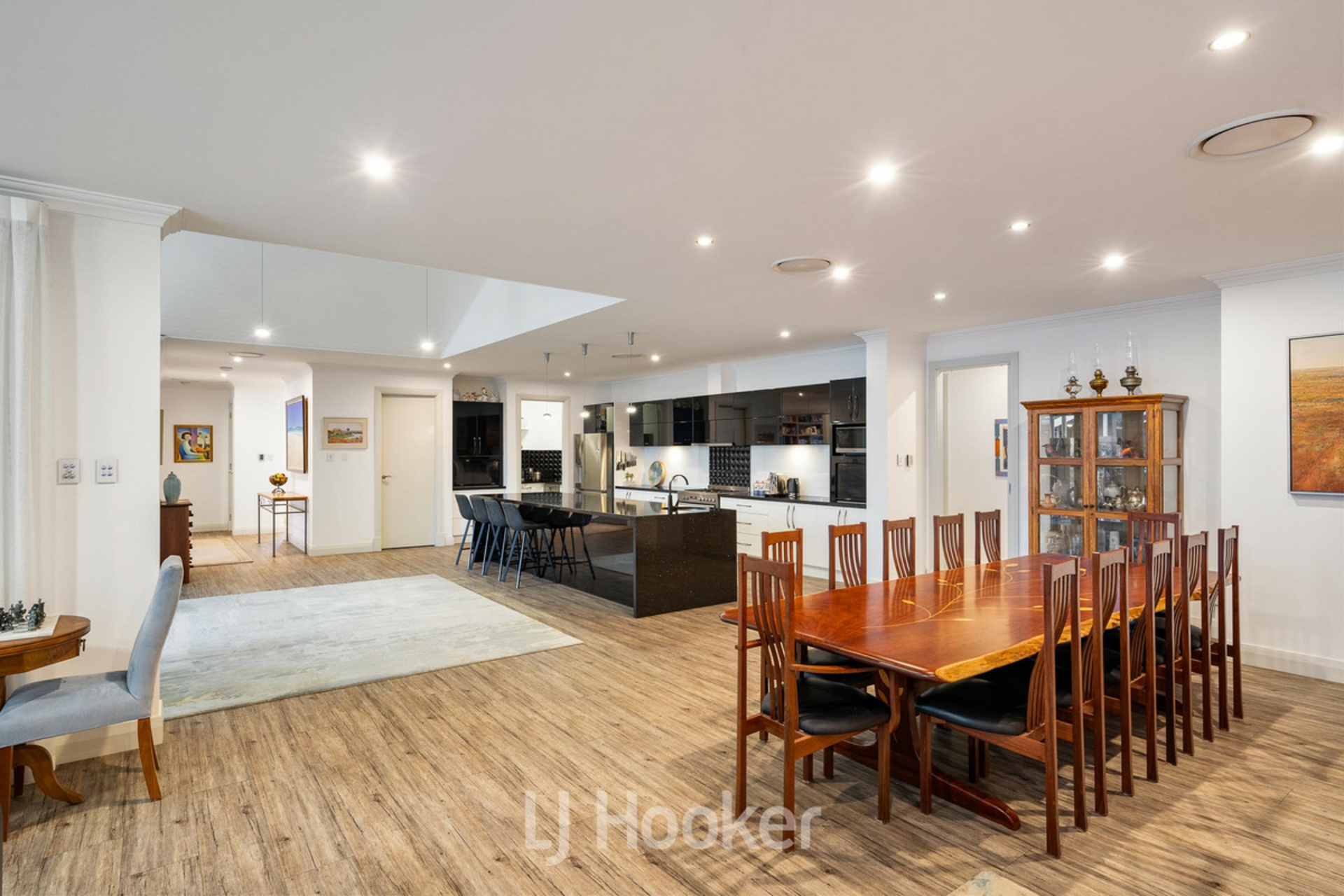 105 Dunsborough Lakes Drive — photo 11 of 30