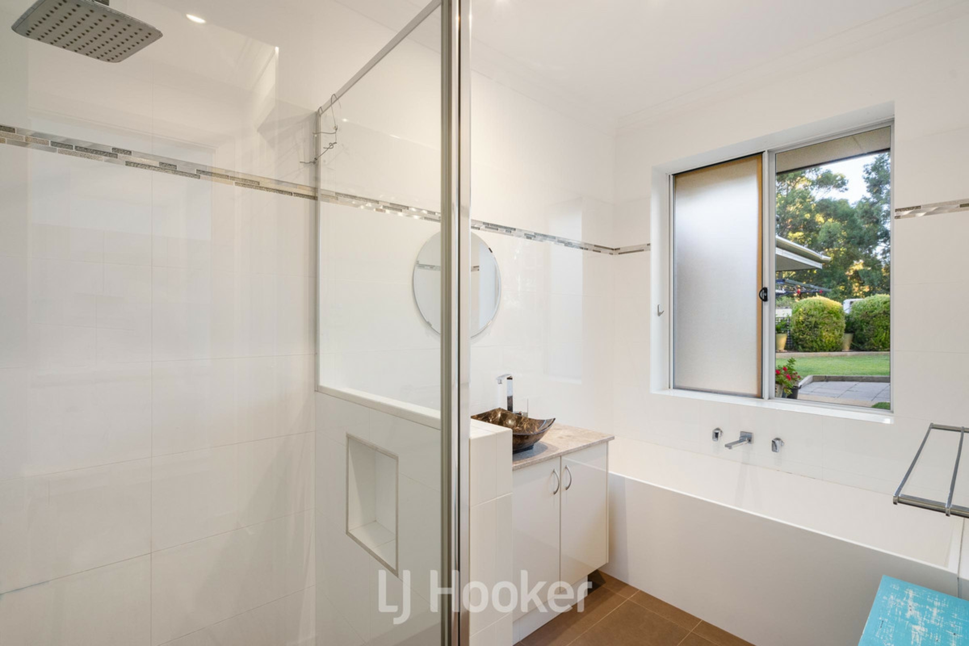105 Dunsborough Lakes Drive — photo 21 of 30