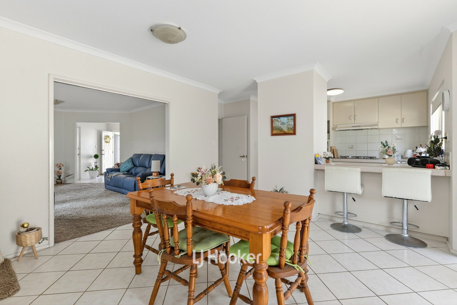12/24 Stanbury Crescent — photo 6 of 30