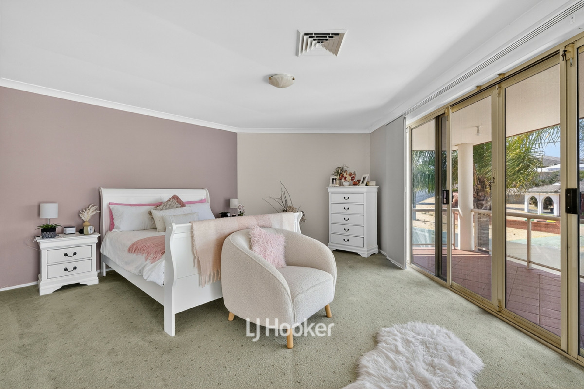 12/24 Stanbury Crescent — photo 13 of 30