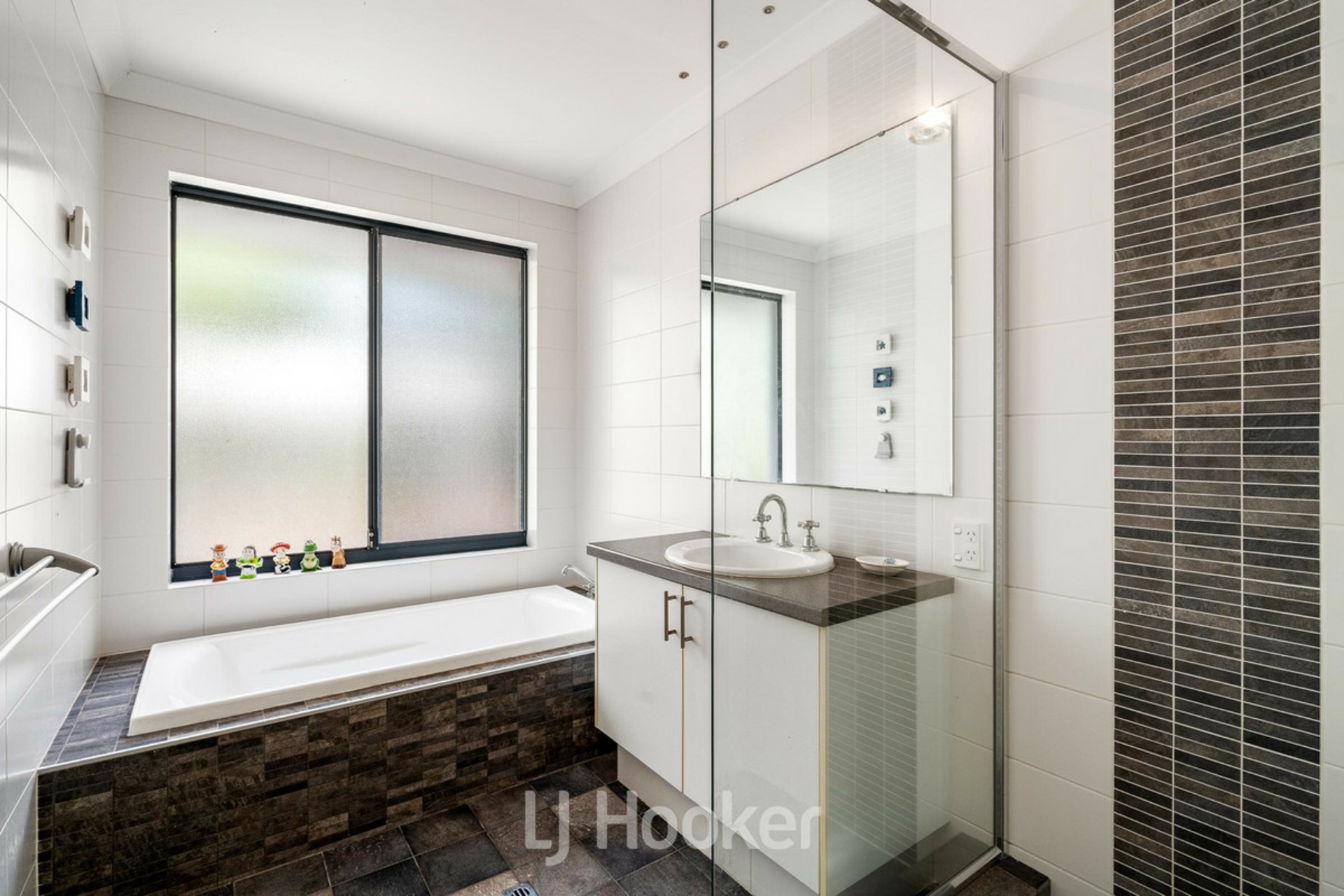 2 Samphire Place — photo 21 of 28